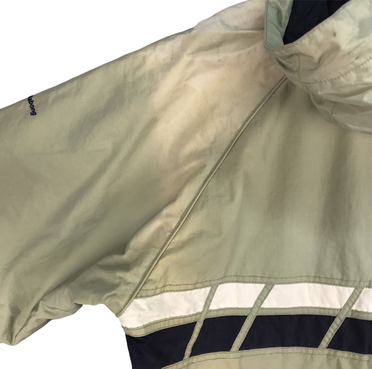 Billabong Vintage Billabong Ski Jacket Sunfaded Size US L / EU 52-54 / 3 - 9 Thumbnail
