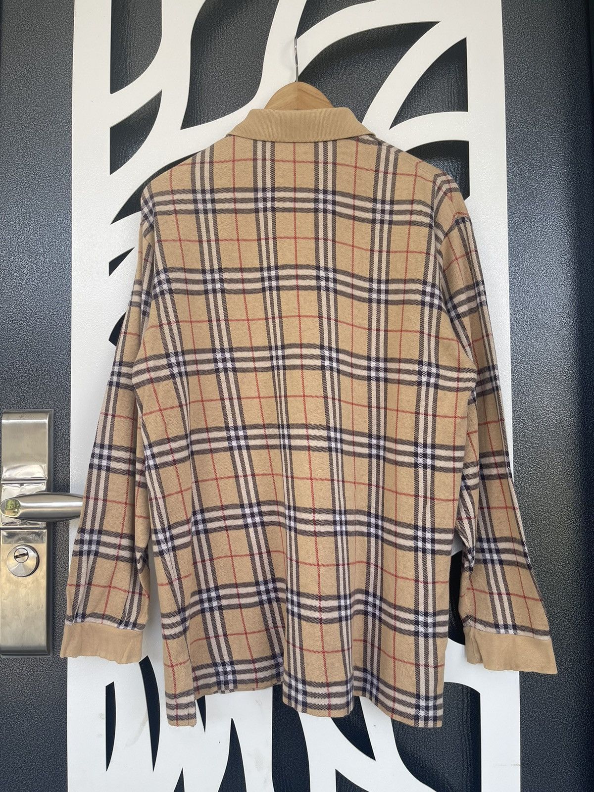 Burberry VINTAGE BURBERRYS NOVA CHEK LONGSLEEVE POLO SHIRT Size US L / EU 52-54 / 3 - 12 Thumbnail