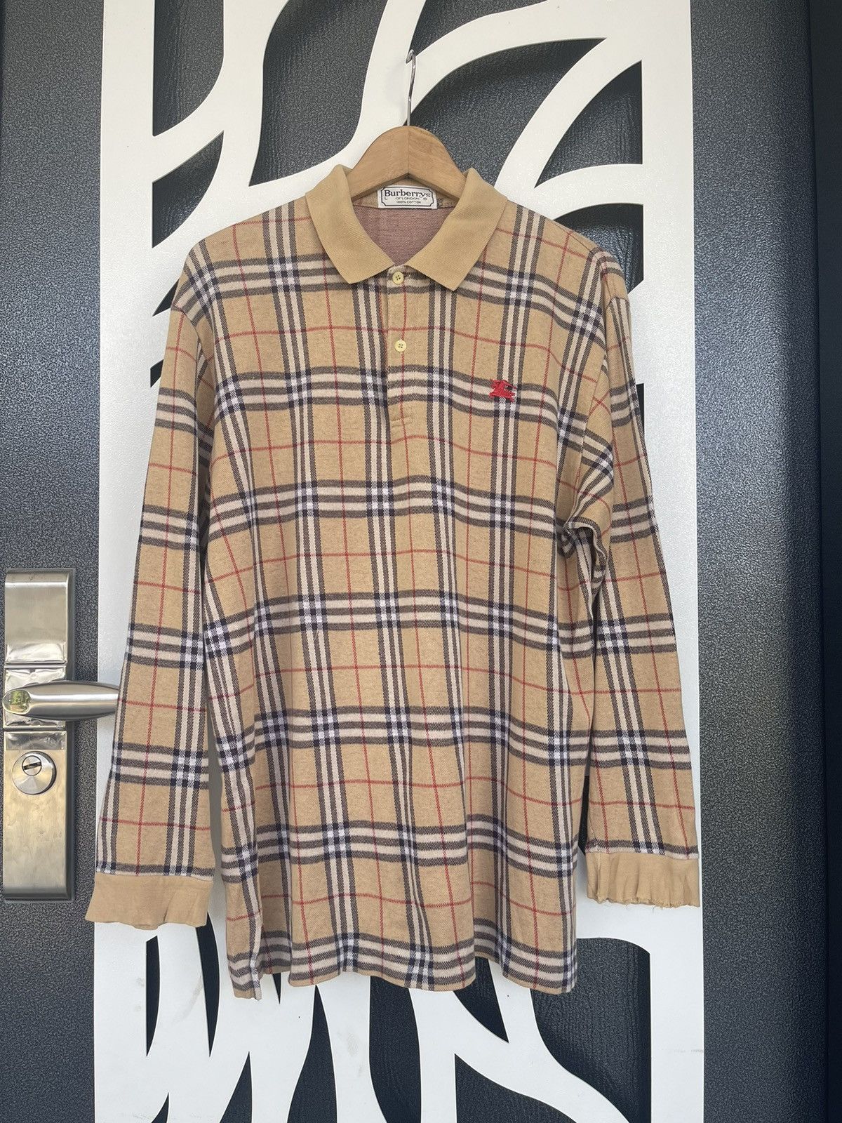 Burberry VINTAGE BURBERRYS NOVA CHEK LONGSLEEVE POLO SHIRT Size US L / EU 52-54 / 3 - 1 Thumbnail