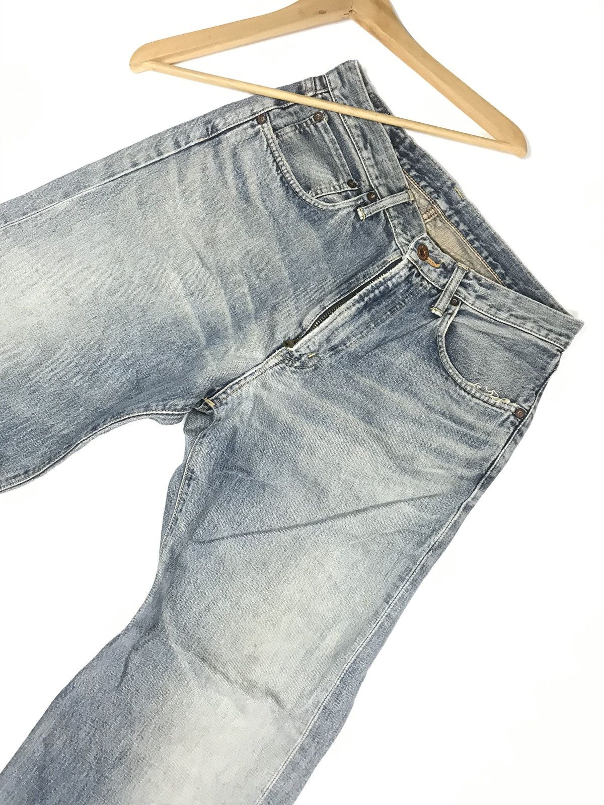 Edwin × Vintage VINTAGE EDWIN 505 X BLUE WASH DISTRESSED SELVEDGE DENIM Size US 31 - 7 Thumbnail