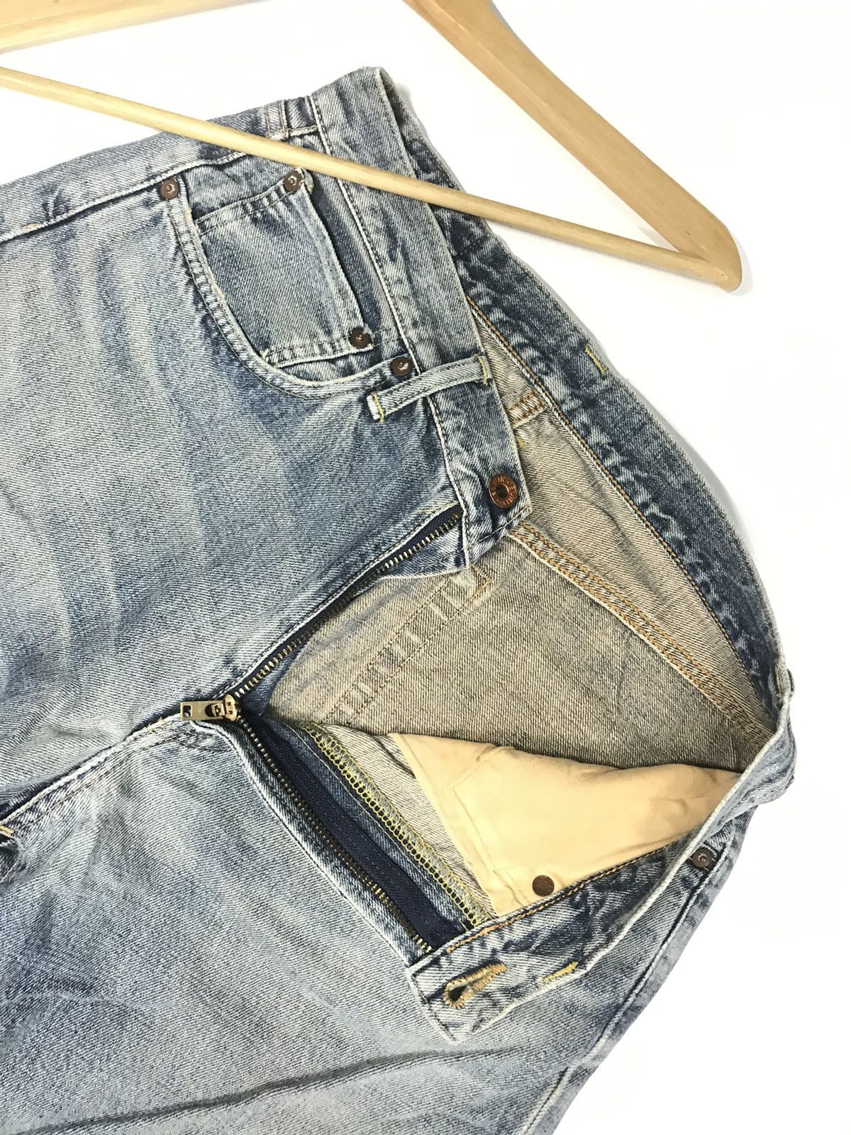 Edwin × Vintage VINTAGE EDWIN 505 X BLUE WASH DISTRESSED SELVEDGE DENIM Size US 31 - 10 Thumbnail