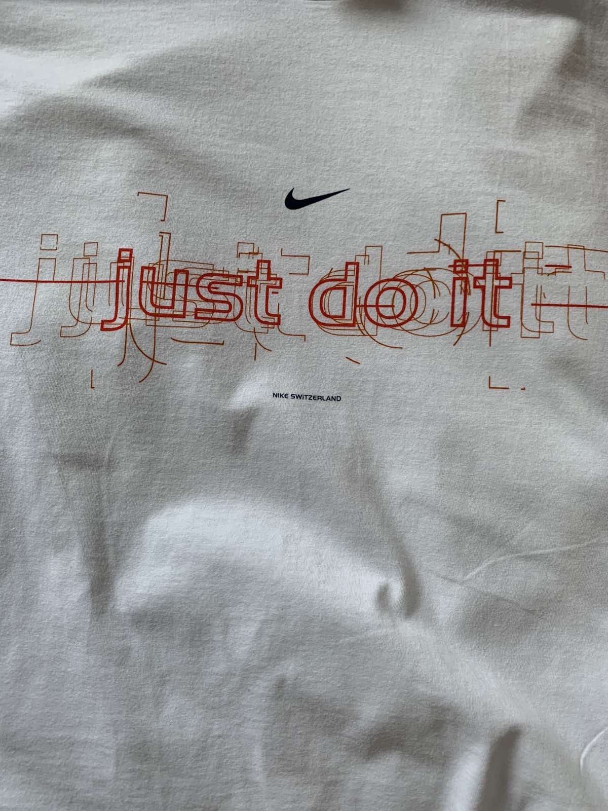 Nike 🔥 Vintage Nike Switzerland Logo T-Shirt Size US L / EU 52-54 / 3 - 2 Thumbnail