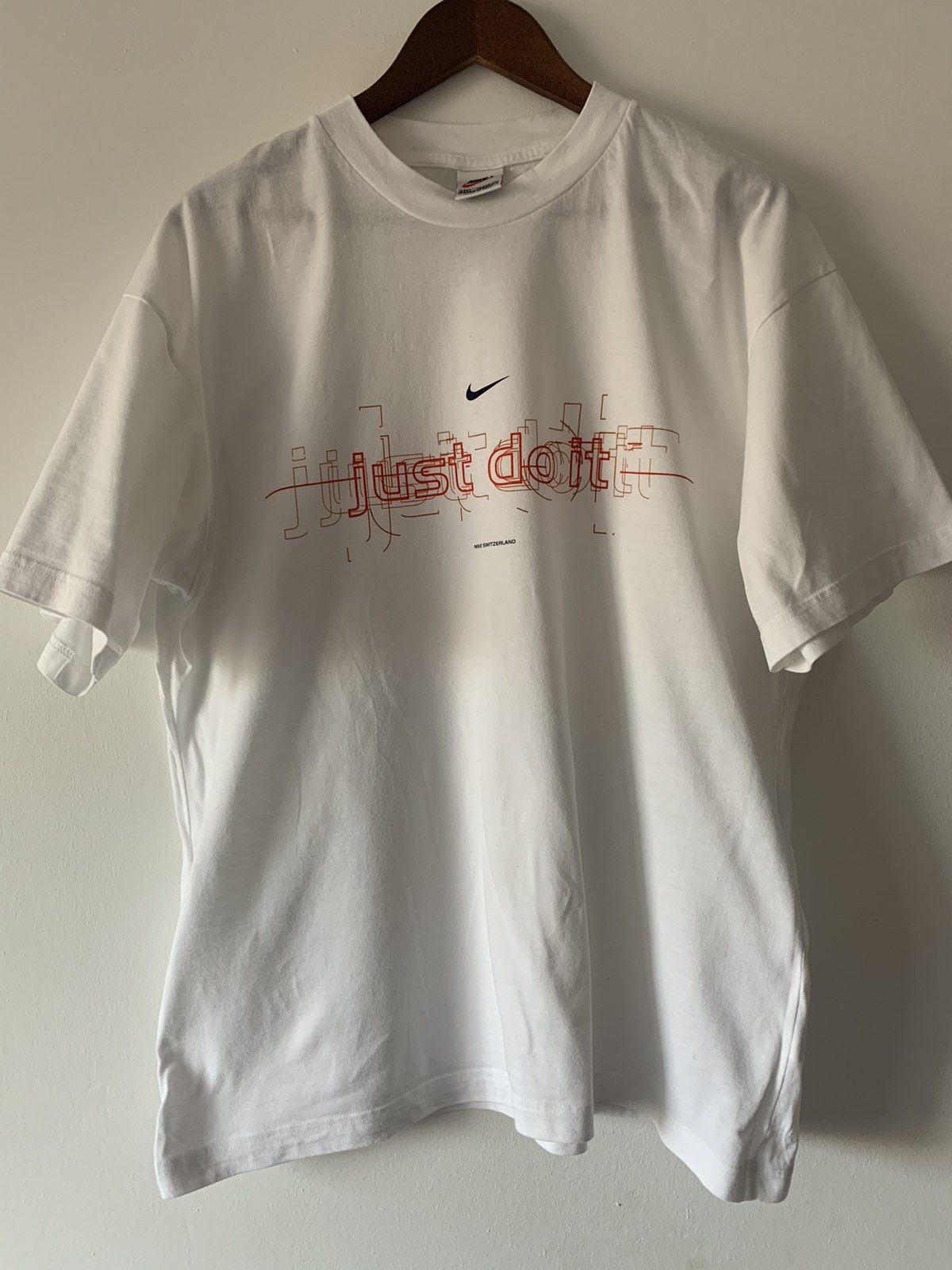 Nike 🔥 Vintage Nike Switzerland Logo T-Shirt Size US L / EU 52-54 / 3 - 1 Thumbnail