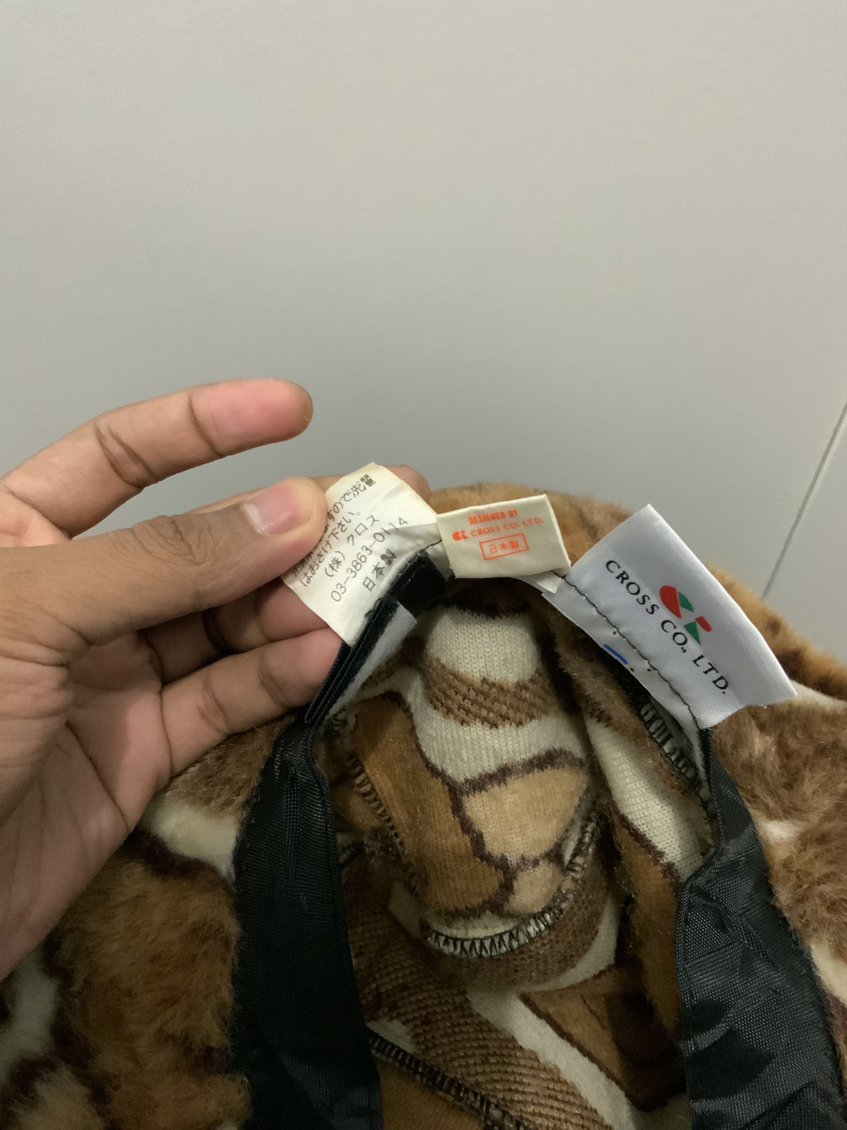 Japanese Brand Winnie The Pooh Faux Fur Streetwear Bucket Hats Size ONE SIZE - 12 Thumbnail