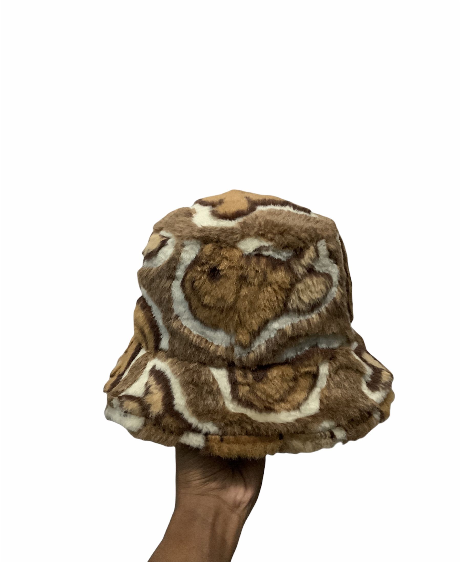 Japanese Brand Winnie The Pooh Faux Fur Streetwear Bucket Hats Size ONE SIZE - 1 Thumbnail