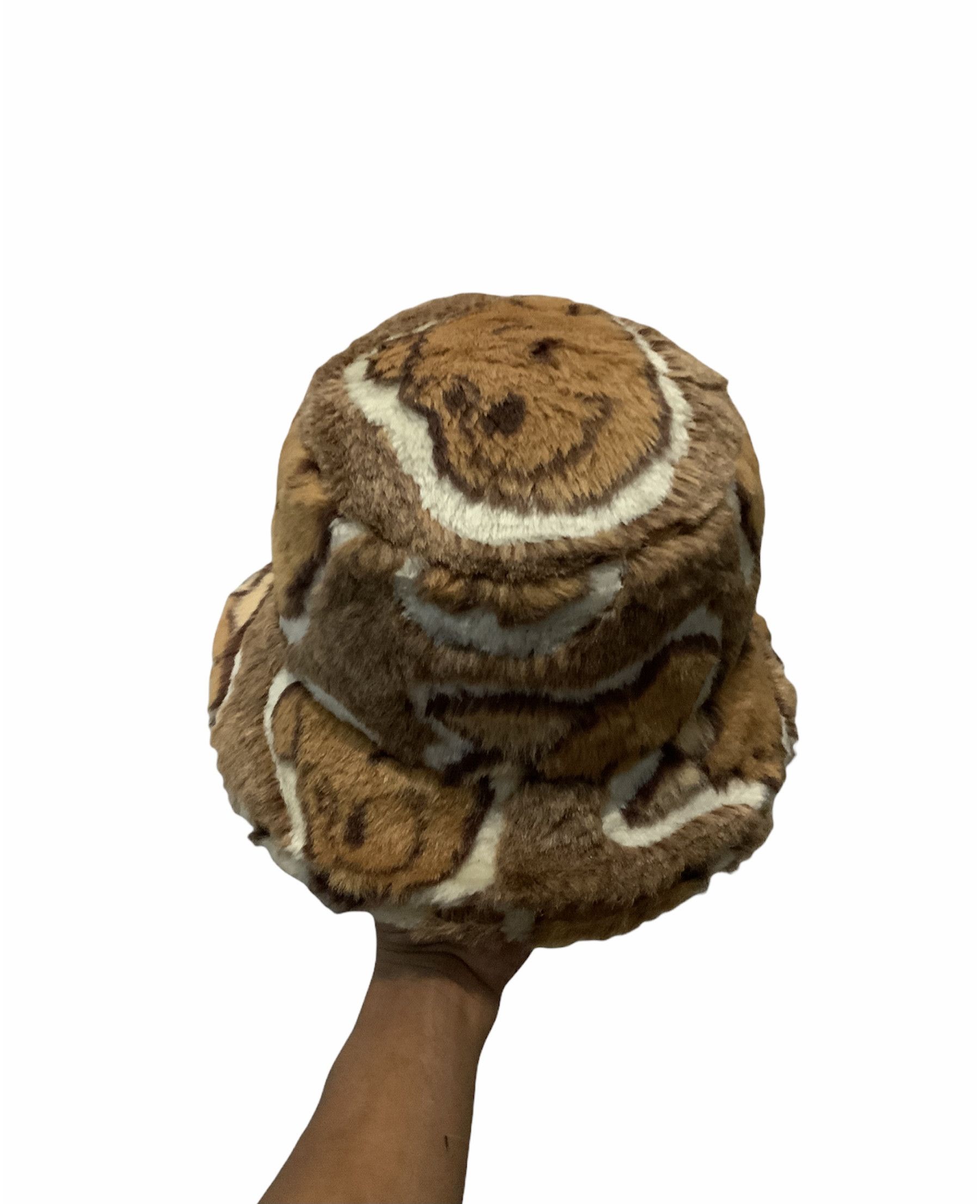 Japanese Brand Winnie The Pooh Faux Fur Streetwear Bucket Hats Size ONE SIZE - 3 Thumbnail
