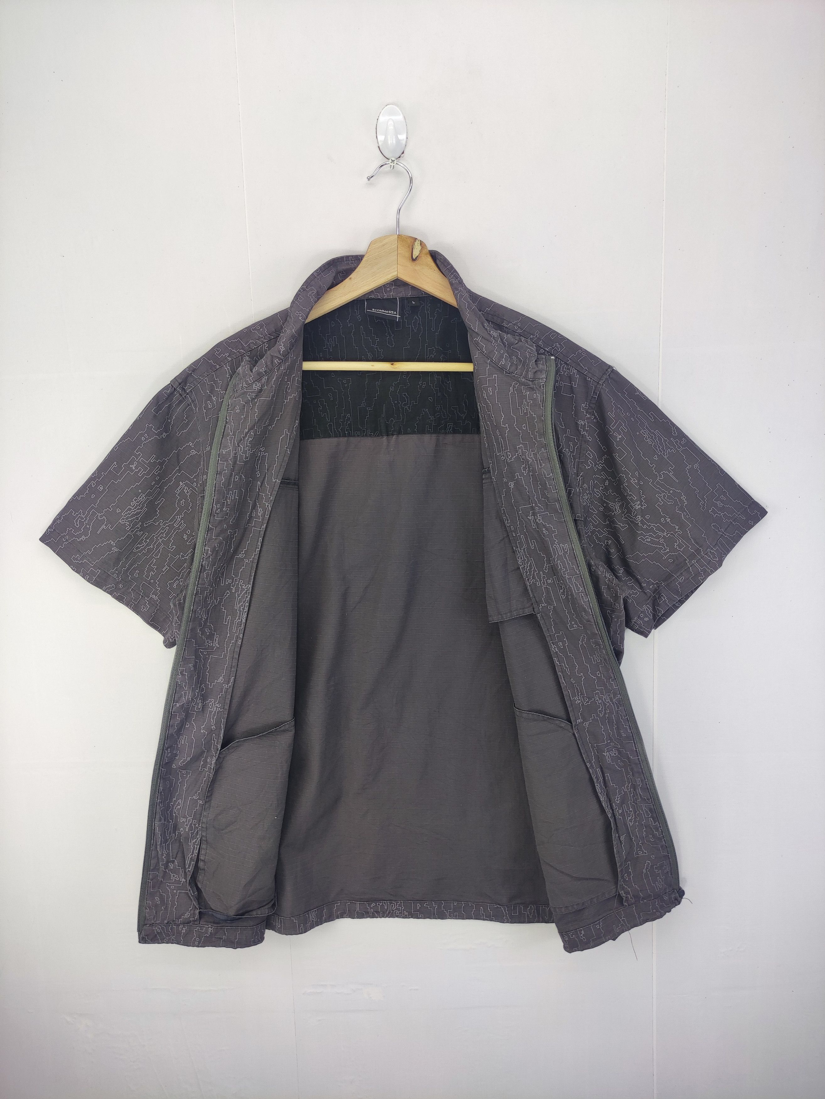 Japanese Brand Vintage Art Design Short Sleeve Jacket Zipper Size US L / EU 52-54 / 3 - 5 Thumbnail