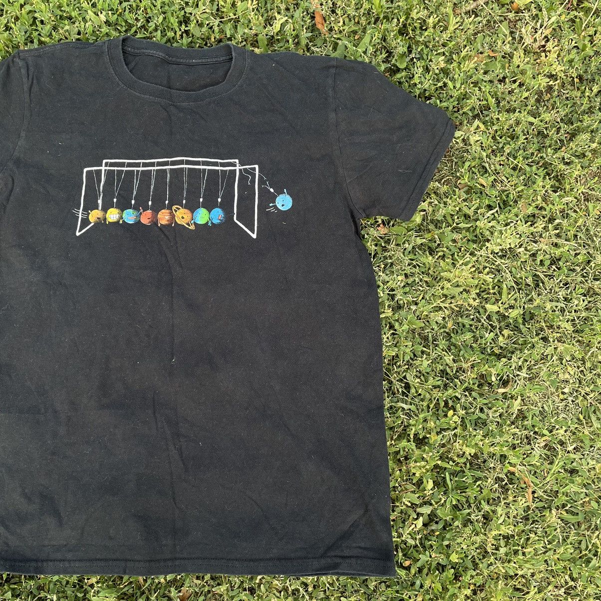 Vintage Vintage 90s Faded Graphic Tee Planet Earth Humor Streetwear Size US S / EU 44-46 / 1 - 2 Thumbnail