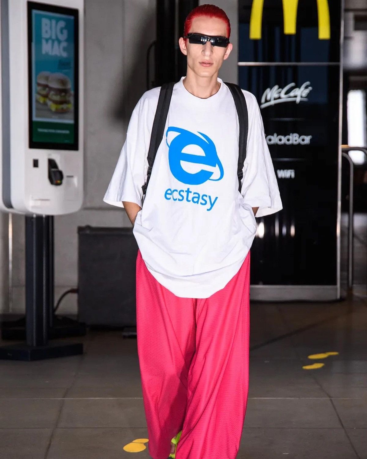 Vetements SS2020 Runway Ecstasy Giant Tee Size US L / EU 52-54 / 3 - 2 Thumbnail