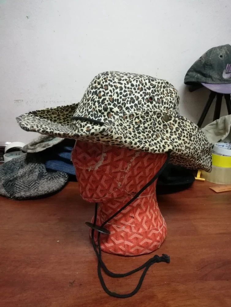 Japanese Brand Japanese Brand Leopard Print Wide Brim Outdoor Hat Size ONE SIZE - 1 Thumbnail