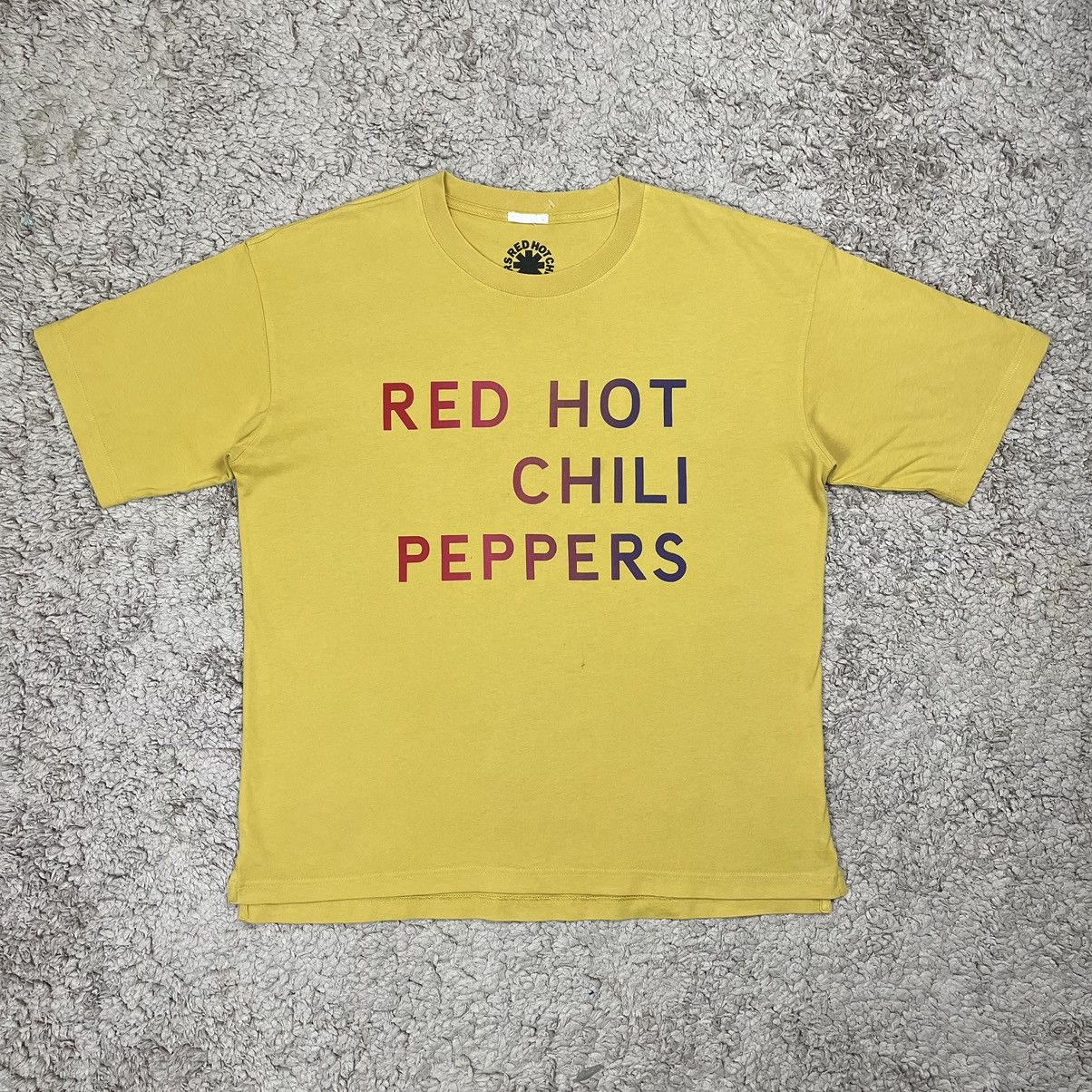 Band Tees × GU × Japanese Brand GU x Red Hot Chili Peppers Spell out T-shirt Size US L / EU 52-54 / 3 - 1 Thumbnail