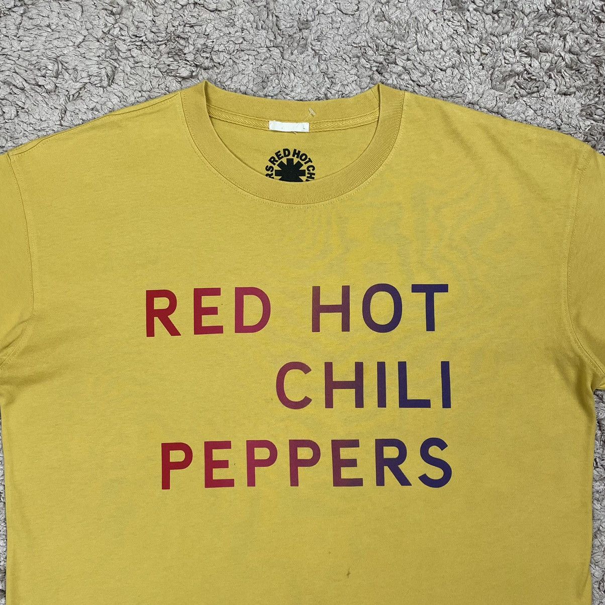 Band Tees × GU × Japanese Brand GU x Red Hot Chili Peppers Spell out T-shirt Size US L / EU 52-54 / 3 - 5 Thumbnail