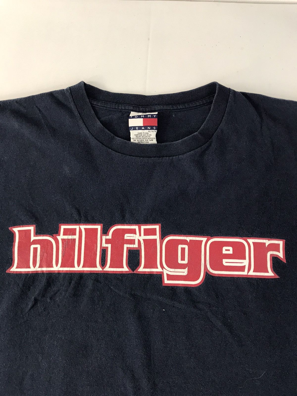 Tommy Hilfiger Tommy Hilfiger Jeans Side Tape Big Logo Tee R194j Size US XXL / EU 58 / 5 - 3 Thumbnail
