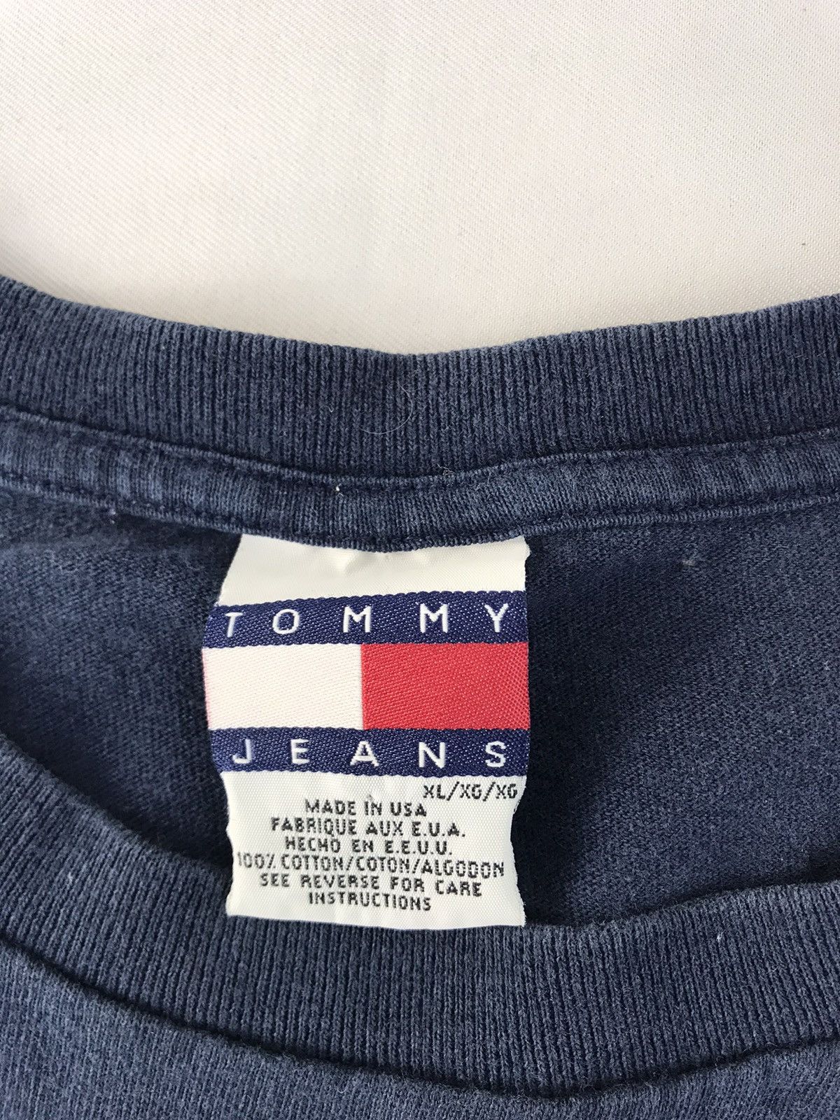 Tommy Hilfiger Tommy Hilfiger Jeans Side Tape Big Logo Tee R194j Size US XXL / EU 58 / 5 - 6 Thumbnail