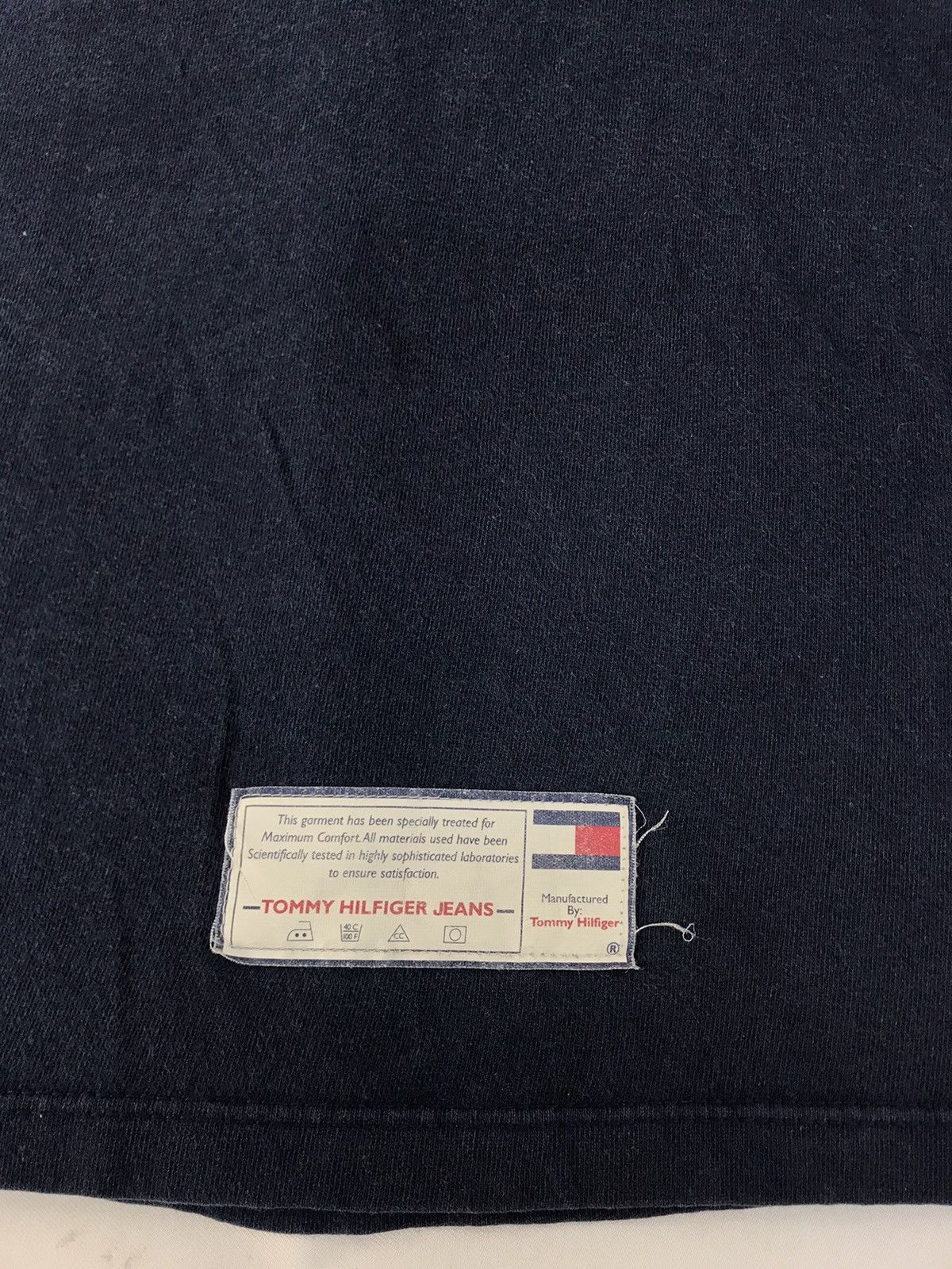 Tommy Hilfiger Tommy Hilfiger Jeans Side Tape Big Logo Tee R194j Size US XXL / EU 58 / 5 - 4 Thumbnail
