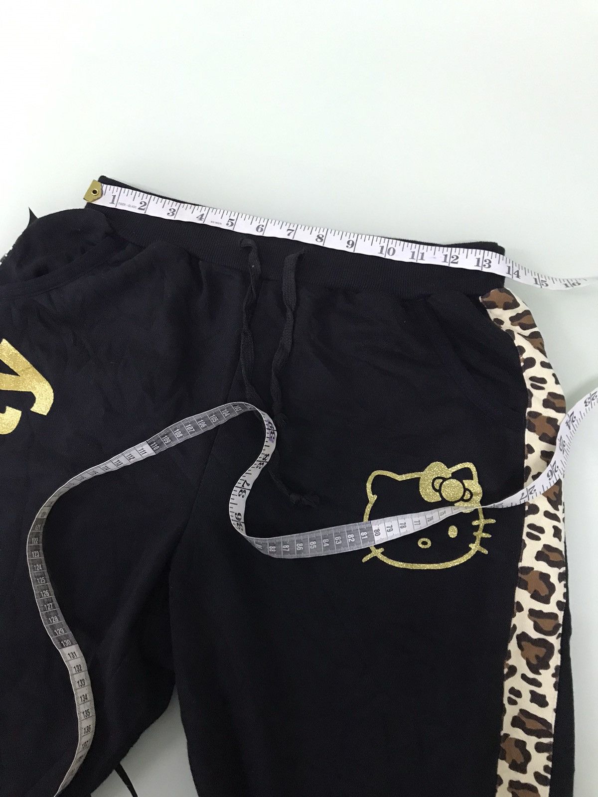 Japanese Brand Nice❗️Hello Kitty x Uniqlo 3 Quarters Sweatpants Size 27" / US 4 / IT 40 - 16 Thumbnail