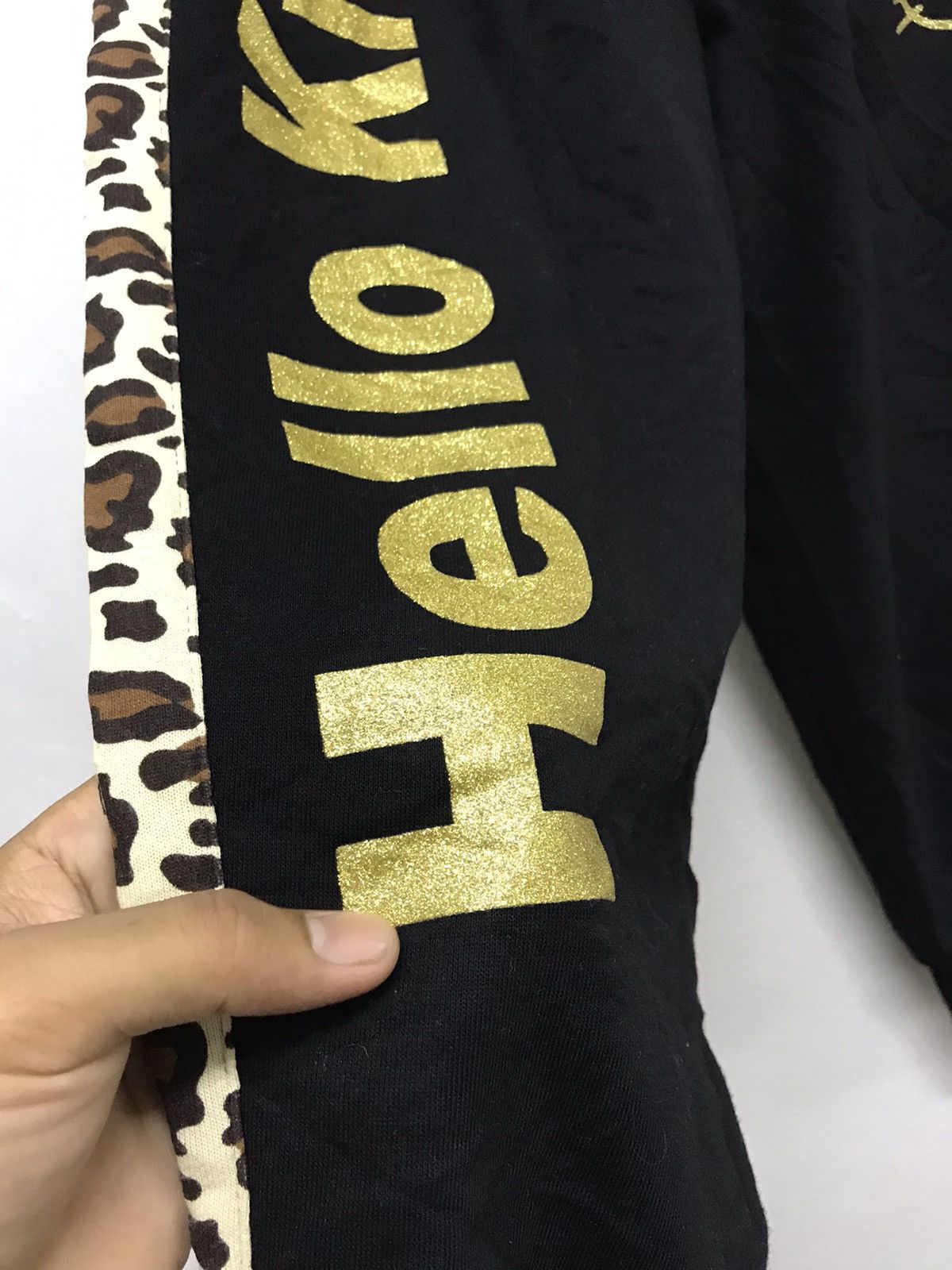 Japanese Brand Nice❗️Hello Kitty x Uniqlo 3 Quarters Sweatpants Size 27" / US 4 / IT 40 - 8 Thumbnail