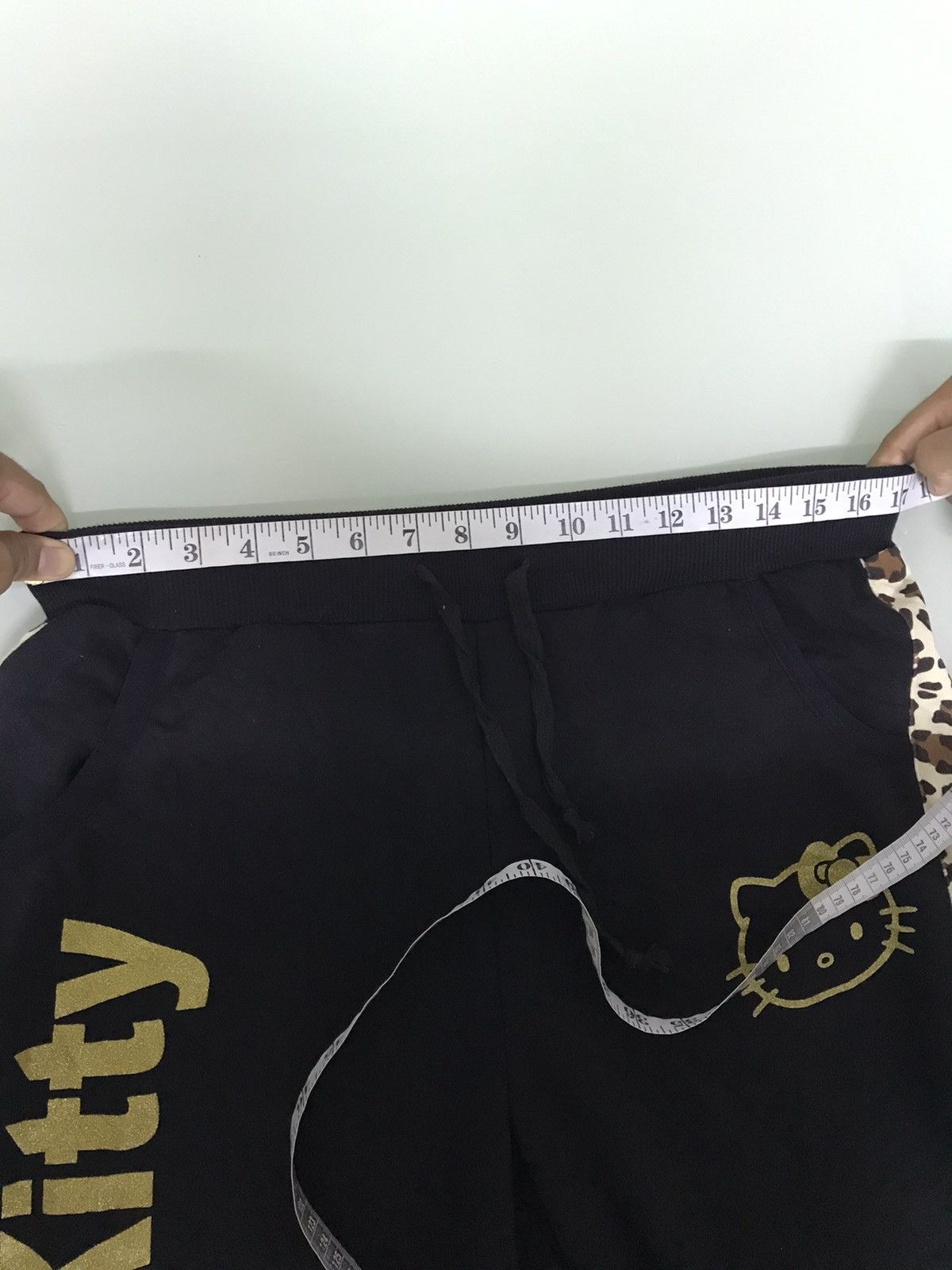 Japanese Brand Nice❗️Hello Kitty x Uniqlo 3 Quarters Sweatpants Size 27" / US 4 / IT 40 - 17 Thumbnail