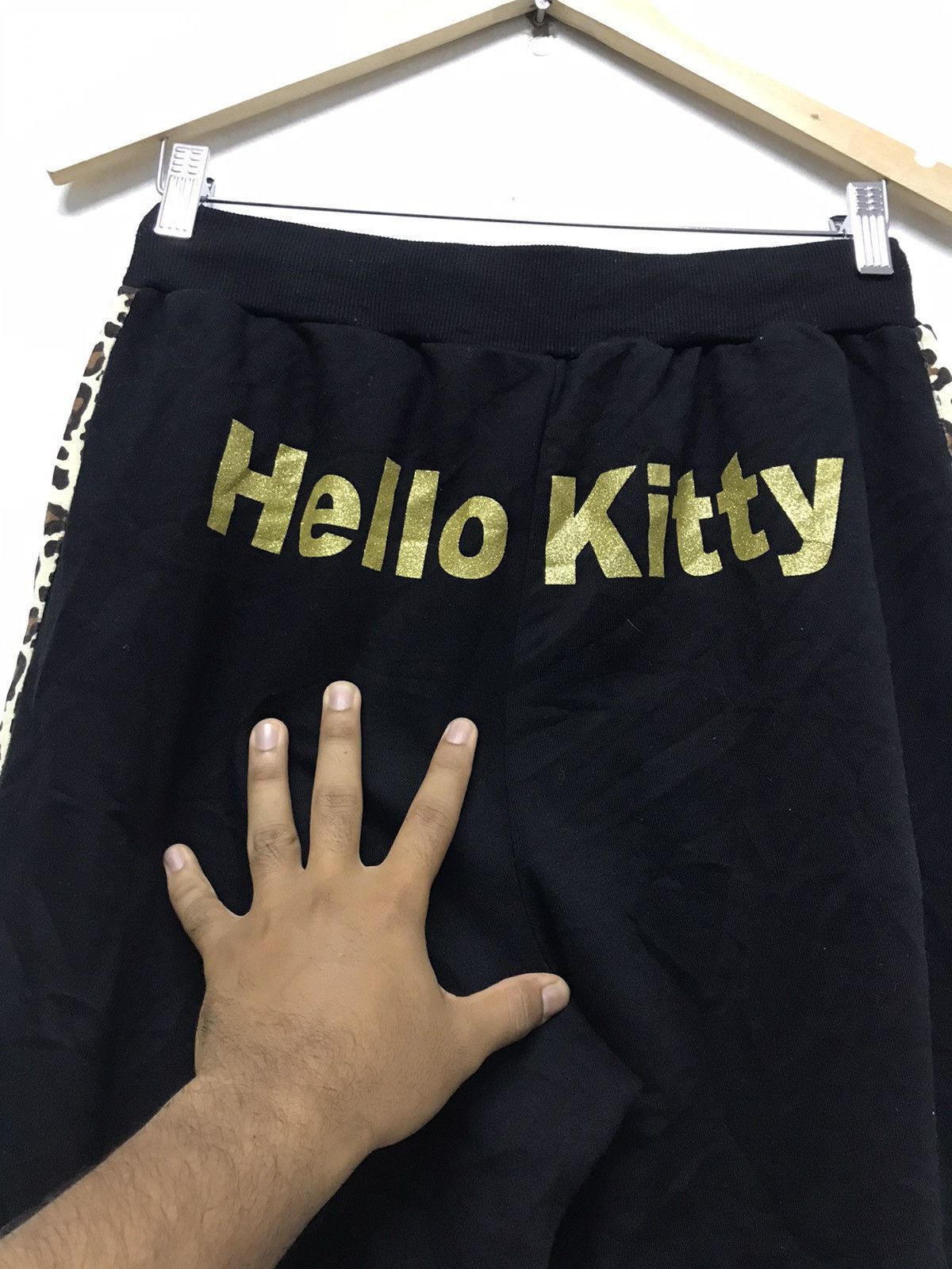 Japanese Brand Nice❗️Hello Kitty x Uniqlo 3 Quarters Sweatpants Size 27" / US 4 / IT 40 - 12 Thumbnail