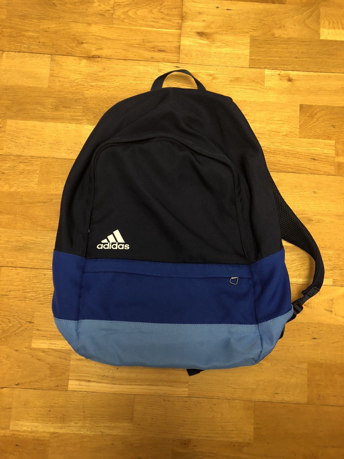 Vintage ADIDAS CLASSIC LIGHT SPORT VINTAGE BACKPACK BAG Size ONE SIZE - 1 Thumbnail