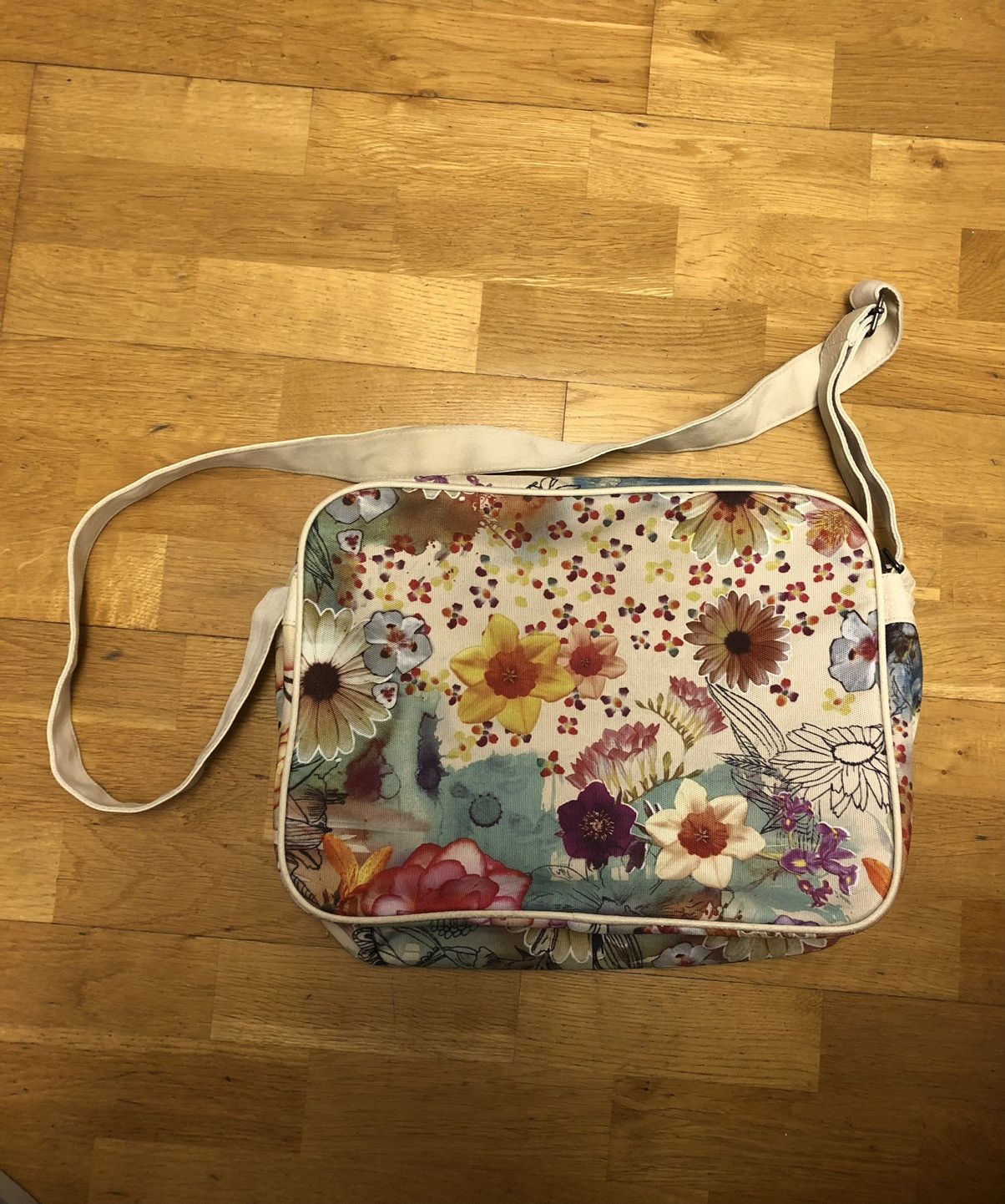 Vintage ADIDAS VINTAGE RARE FLOWER DESIGN OVER THE SHOULDER BAG Size ONE SIZE - 2 Thumbnail