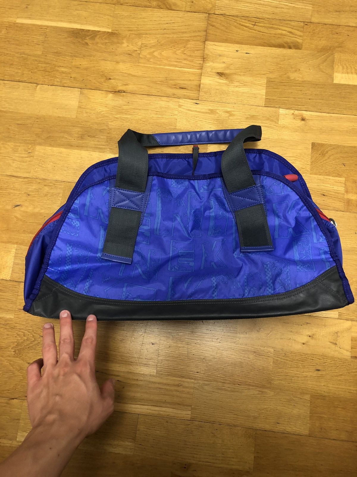 Nike NIKE FAST3R CLASSIC SPORT WORKOUT LIGHT DUFFLE BAG Size ONE SIZE - 4 Thumbnail