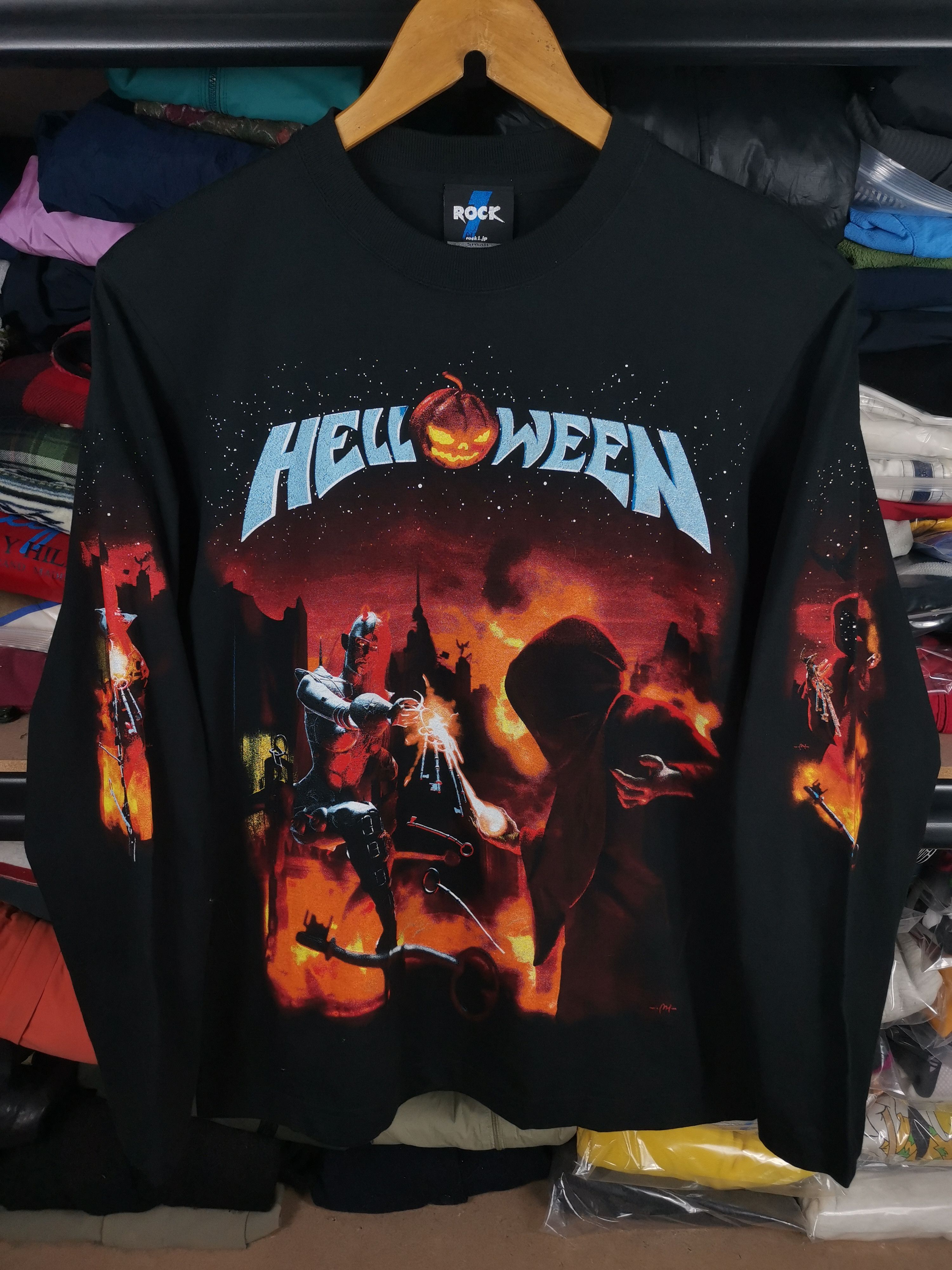 Band Tees Vintage Halloween Tour Japanese Long Sleeve Tshirt Size US S / EU 44-46 / 1 - 1 Thumbnail