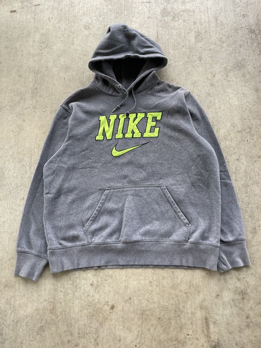 centre logo nike hoodie