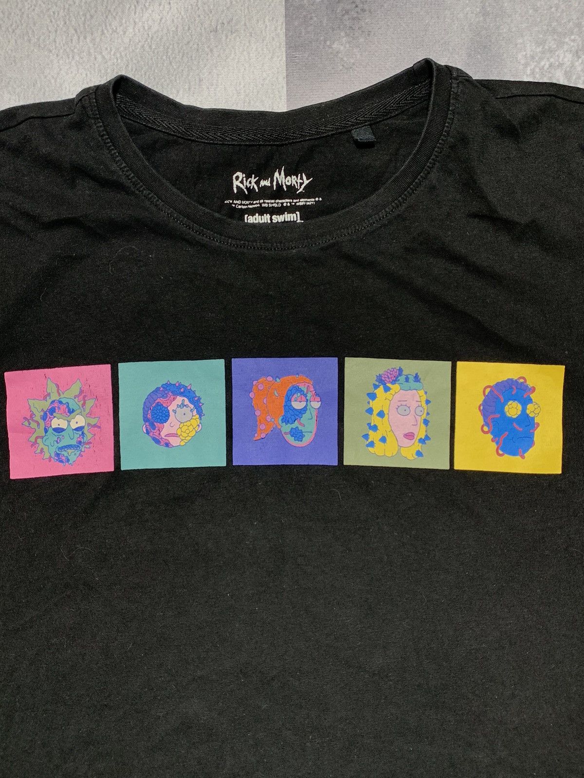 Band Tees Vintage Y2K Rick and Morty band tee cartoon big logo size L Size US L / EU 52-54 / 3 - 4 Thumbnail