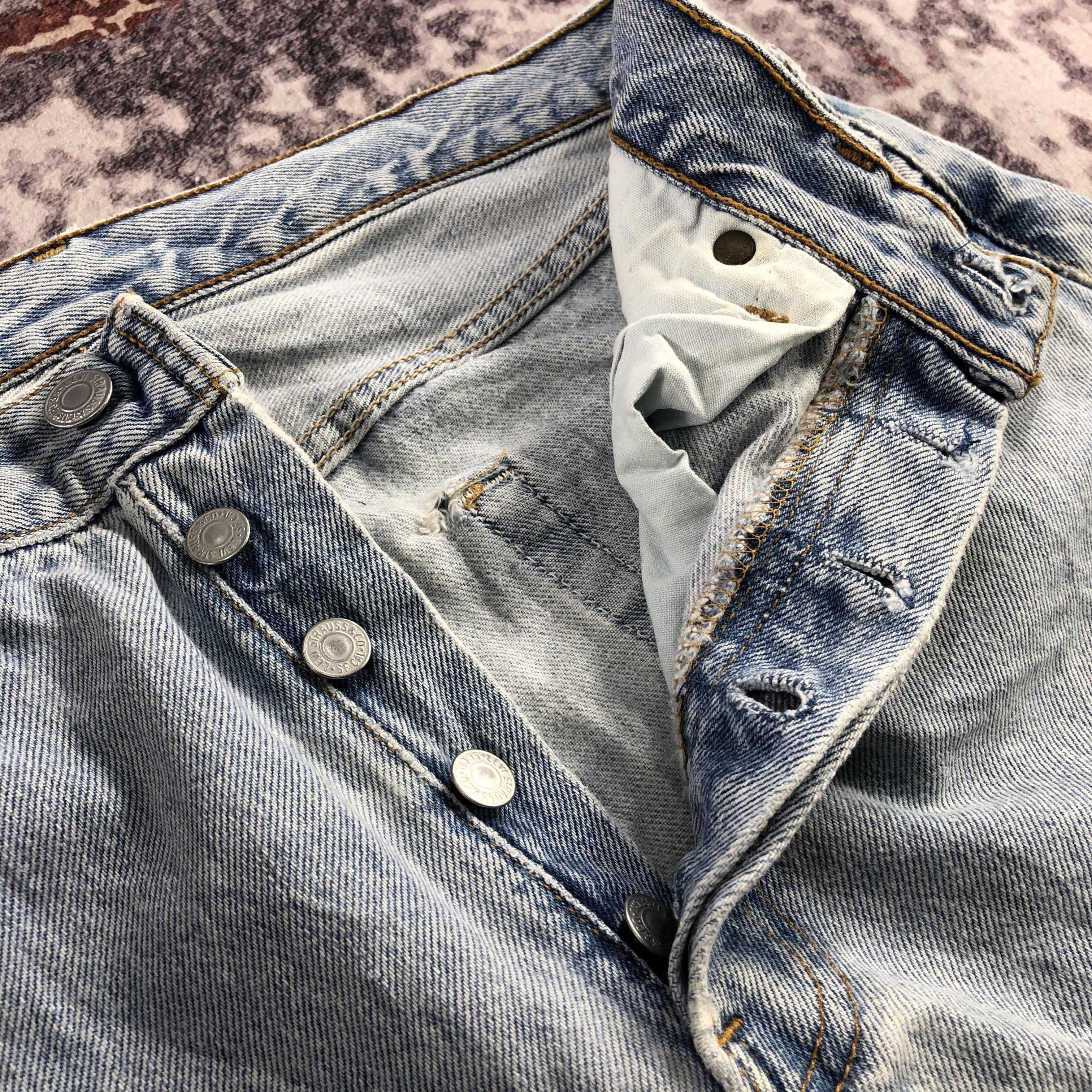 Levi's × Vintage 90s Vintage Light Wash Levis 501 Jeans-JM2901 Size US 30 / EU 46 - 9 Thumbnail