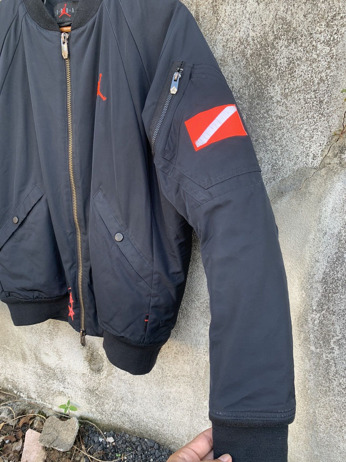 Nike Air Jordan Retro Bomber Jacket Size US L / EU 52-54 / 3 - 10 Thumbnail