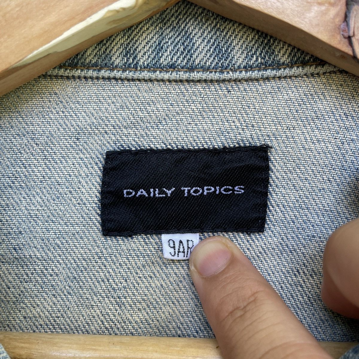 Japanese Brand × Vintage Vintage DAILY TOPICS Faded Button Ups Denim Jacket Size US S / EU 44-46 / 1 - 7 Thumbnail