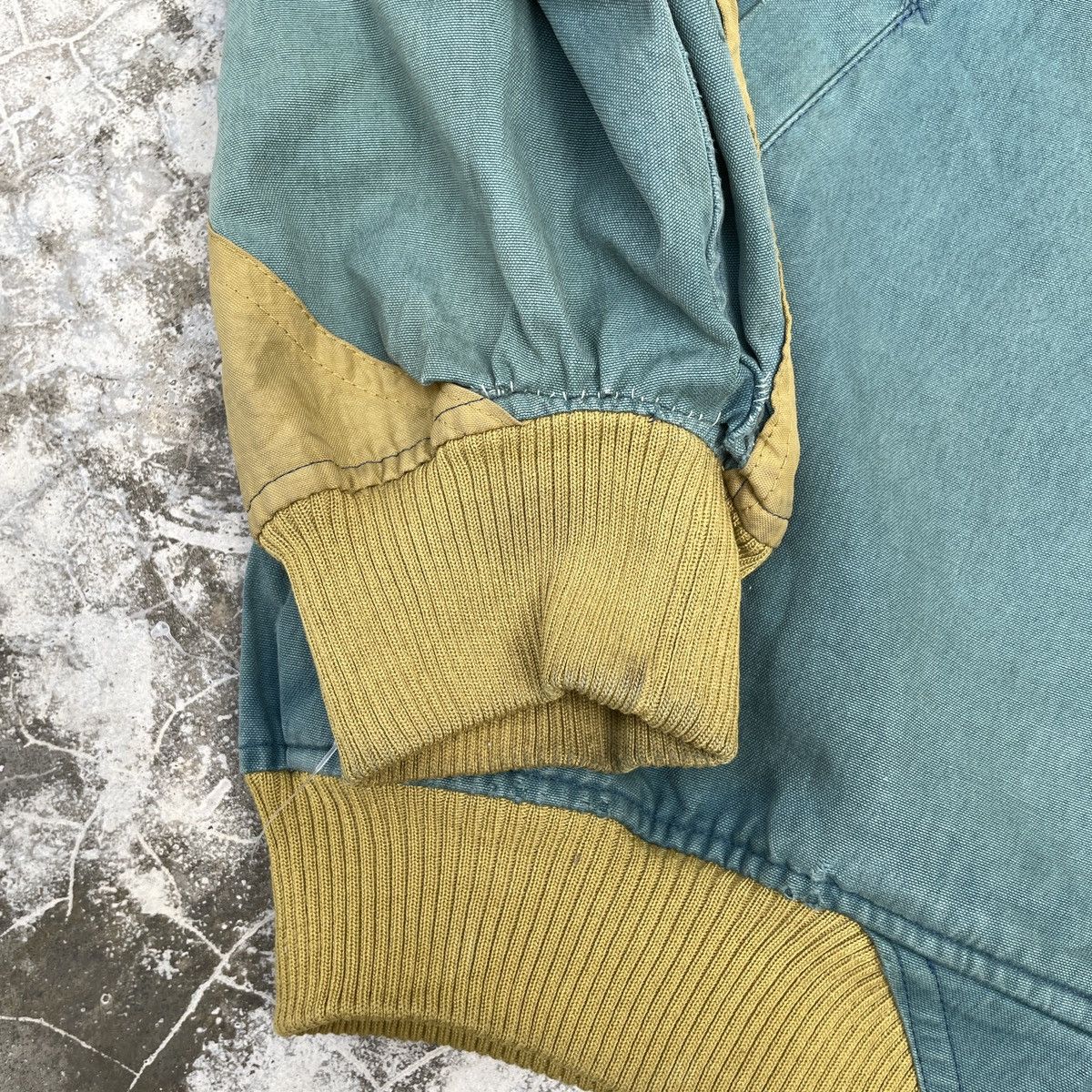 Carhartt × Japanese Brand × Vintage Vintage Distressed Bassett Walker Bomber Jacket Size US M / EU 48-50 / 2 - 6 Thumbnail