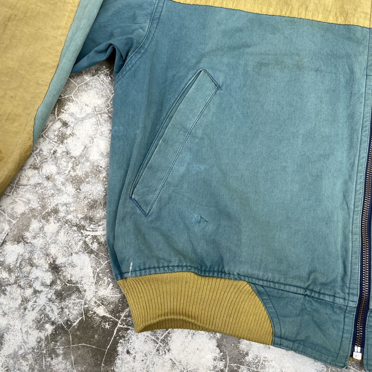 Carhartt × Japanese Brand × Vintage Vintage Distressed Bassett Walker Bomber Jacket Size US M / EU 48-50 / 2 - 7 Thumbnail