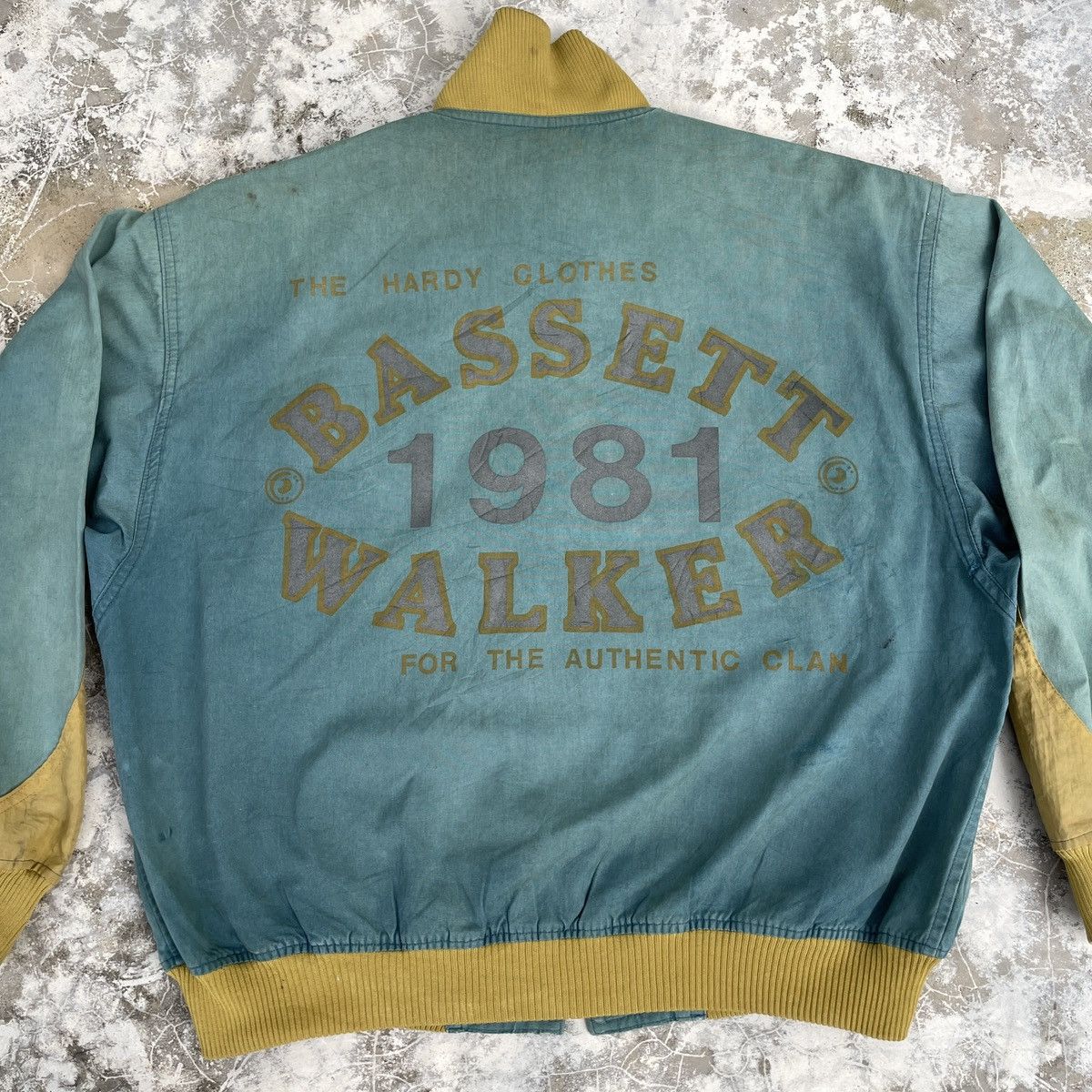 Carhartt × Japanese Brand × Vintage Vintage Distressed Bassett Walker Bomber Jacket Size US M / EU 48-50 / 2 - 3 Thumbnail