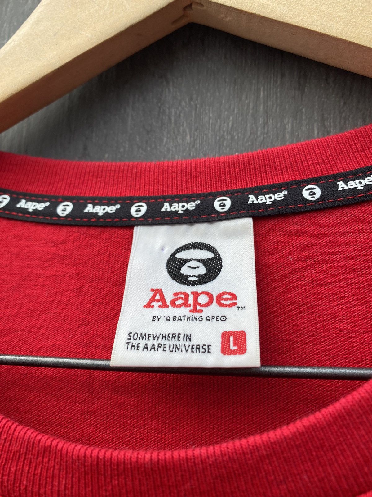 Aape A Bathing Ape Universe red longsleeve size L Size US L / EU 52-54 / 3 - 6 Thumbnail