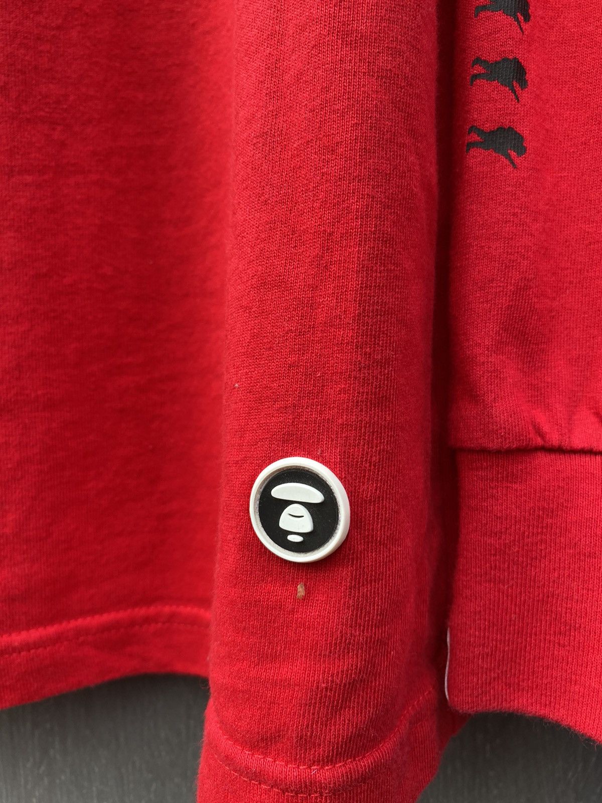 Aape A Bathing Ape Universe red longsleeve size L Size US L / EU 52-54 / 3 - 4 Thumbnail