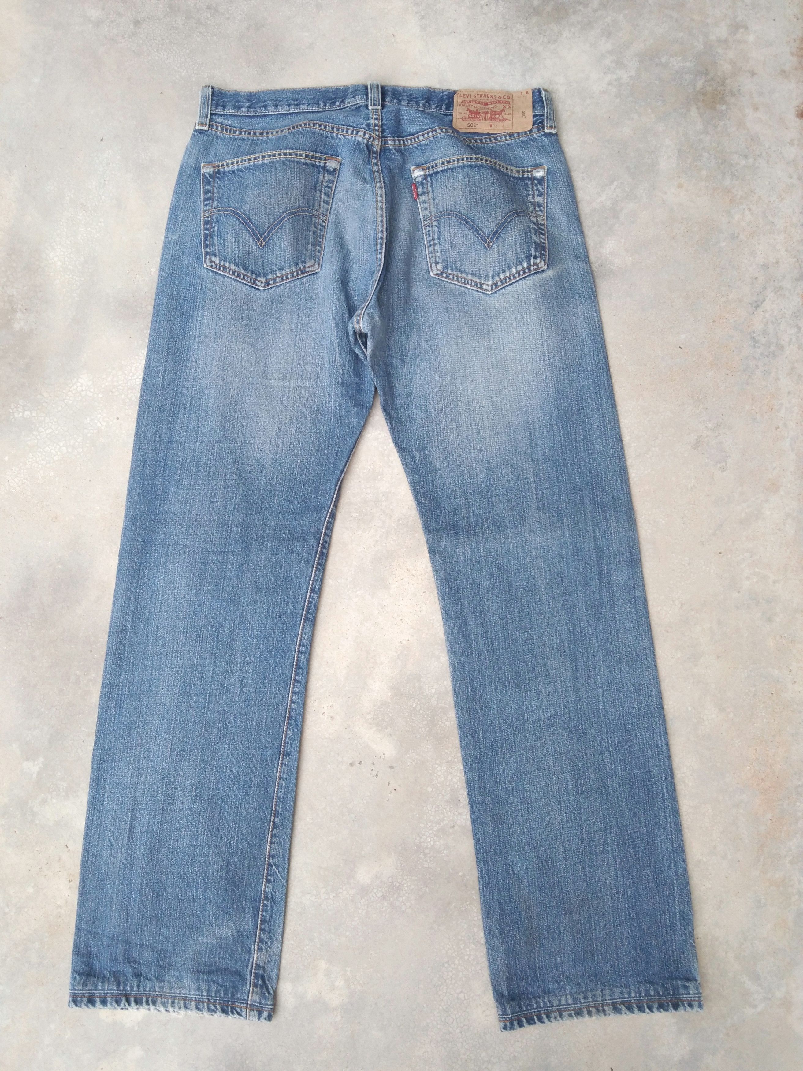 Levi's Vintage Levi's 501 Straight Leg Blue Wash Jeans 34x32 Size US 34 / EU 50 - 2 Thumbnail