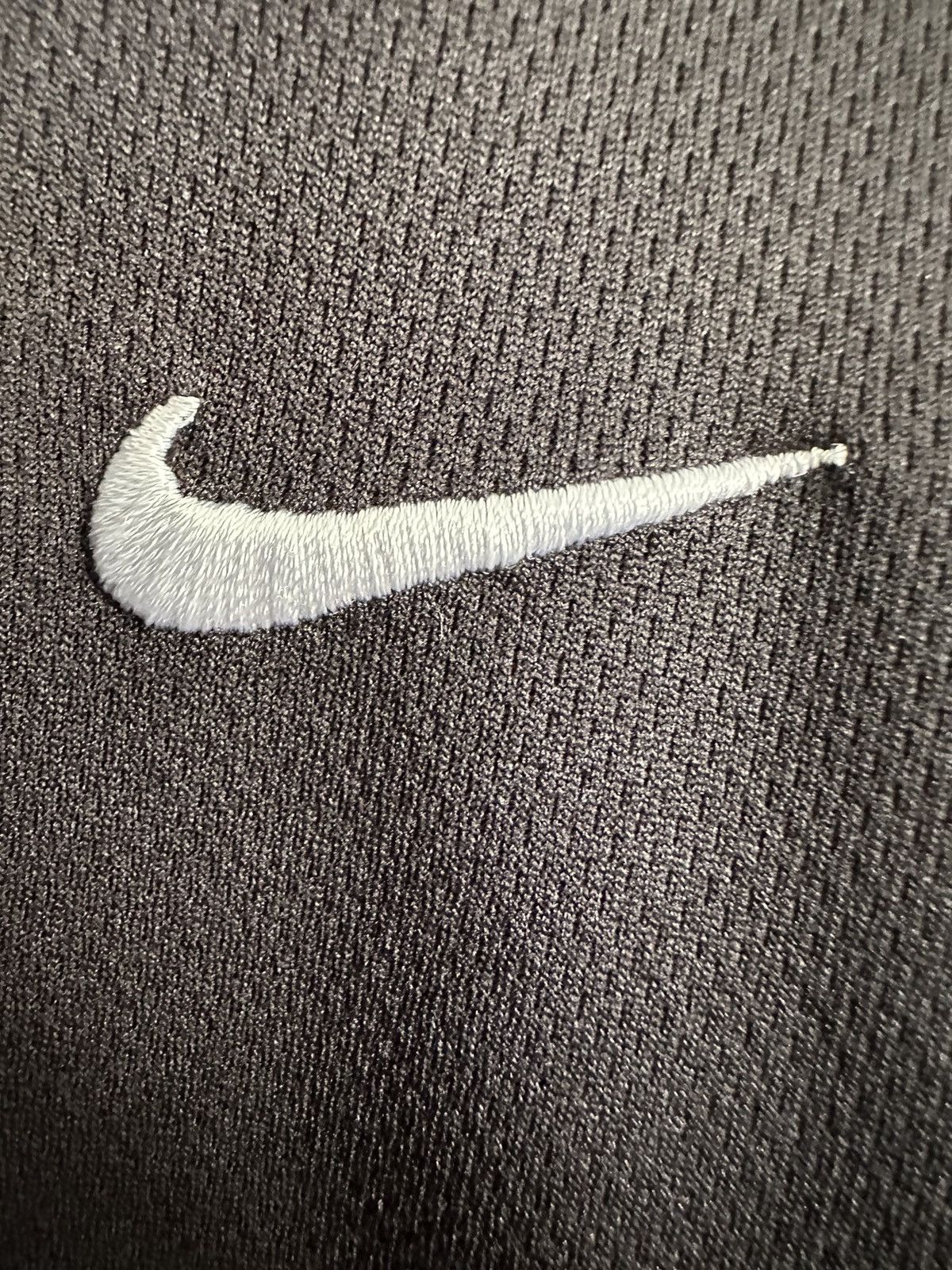 Nike × Vintage Vintage Nike swoosh logo black long sleeve t-shirt y2k Size US L / EU 52-54 / 3 - 3 Thumbnail