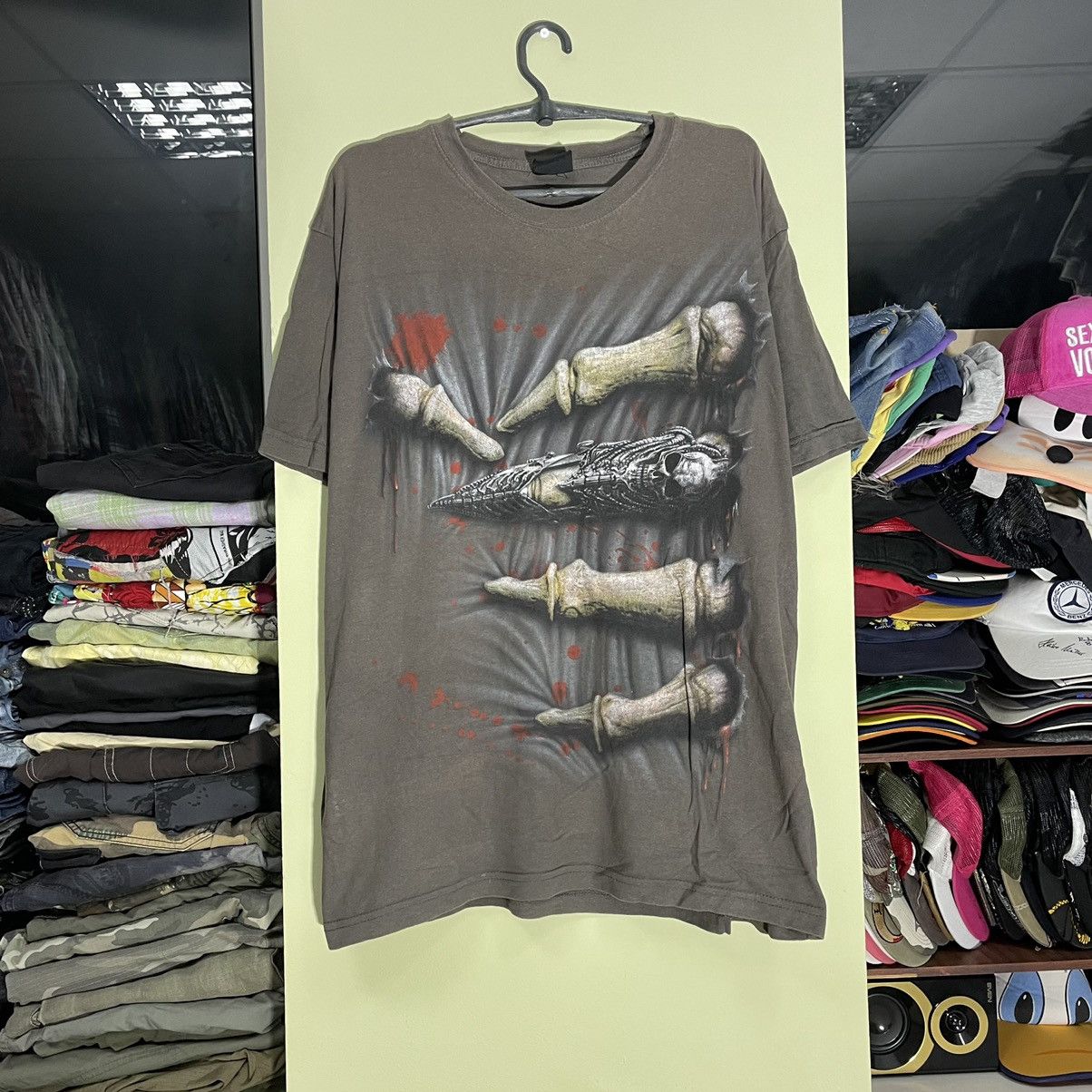 Vintage Vintage Y2K Graphic Tee Sun Faded Horror Skull Grunge XXL Size US XXL / EU 58 / 5 - 1 Thumbnail
