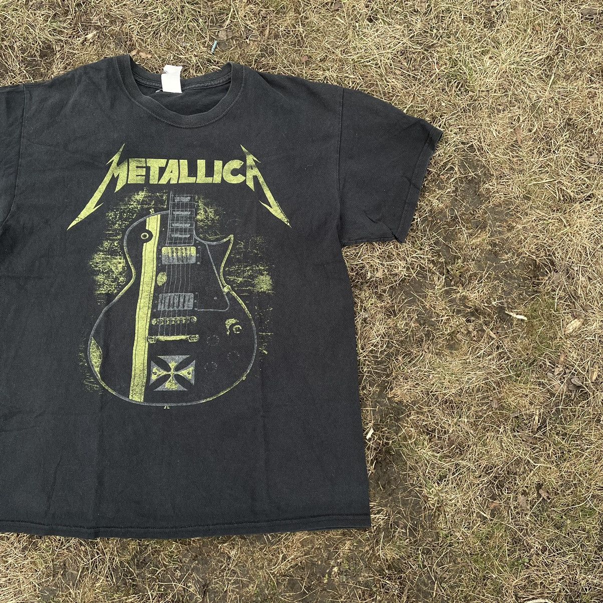 Vintage Vintage 90s Metallica Graphic Tee Sun Faded Grunge Band Tee Size US L / EU 52-54 / 3 - 2 Thumbnail