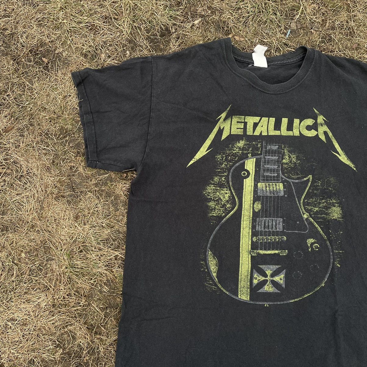 Vintage Vintage 90s Metallica Graphic Tee Sun Faded Grunge Band Tee Size US L / EU 52-54 / 3 - 3 Thumbnail