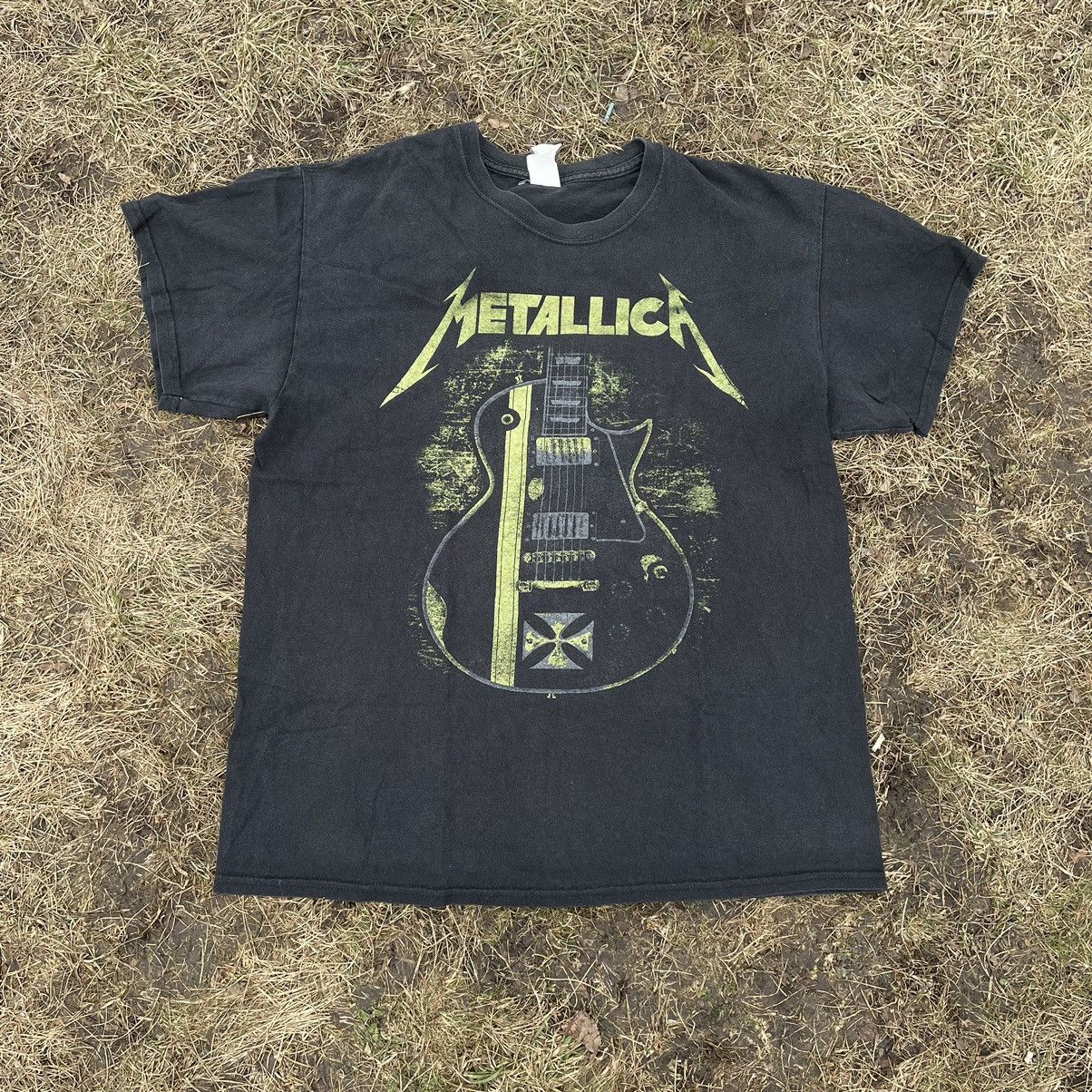 Vintage Vintage 90s Metallica Graphic Tee Sun Faded Grunge Band Tee Size US L / EU 52-54 / 3 - 1 Thumbnail