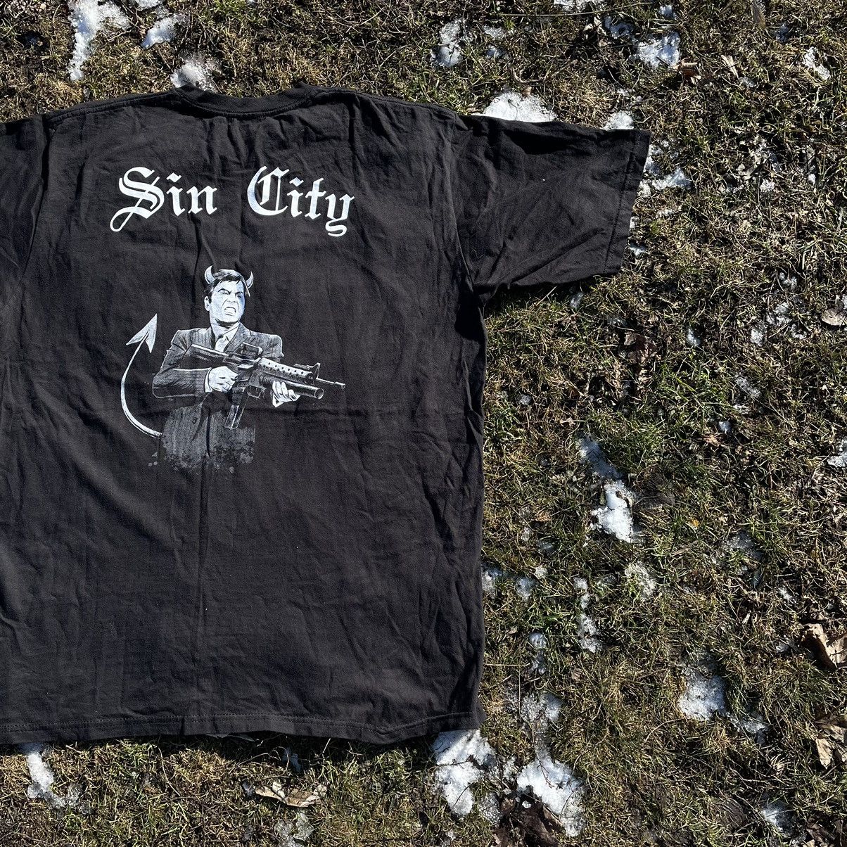 Vintage Vintage 90s Sin City Graphic Tee Sun Faded Punk Grunge L Size US L / EU 52-54 / 3 - 3 Thumbnail