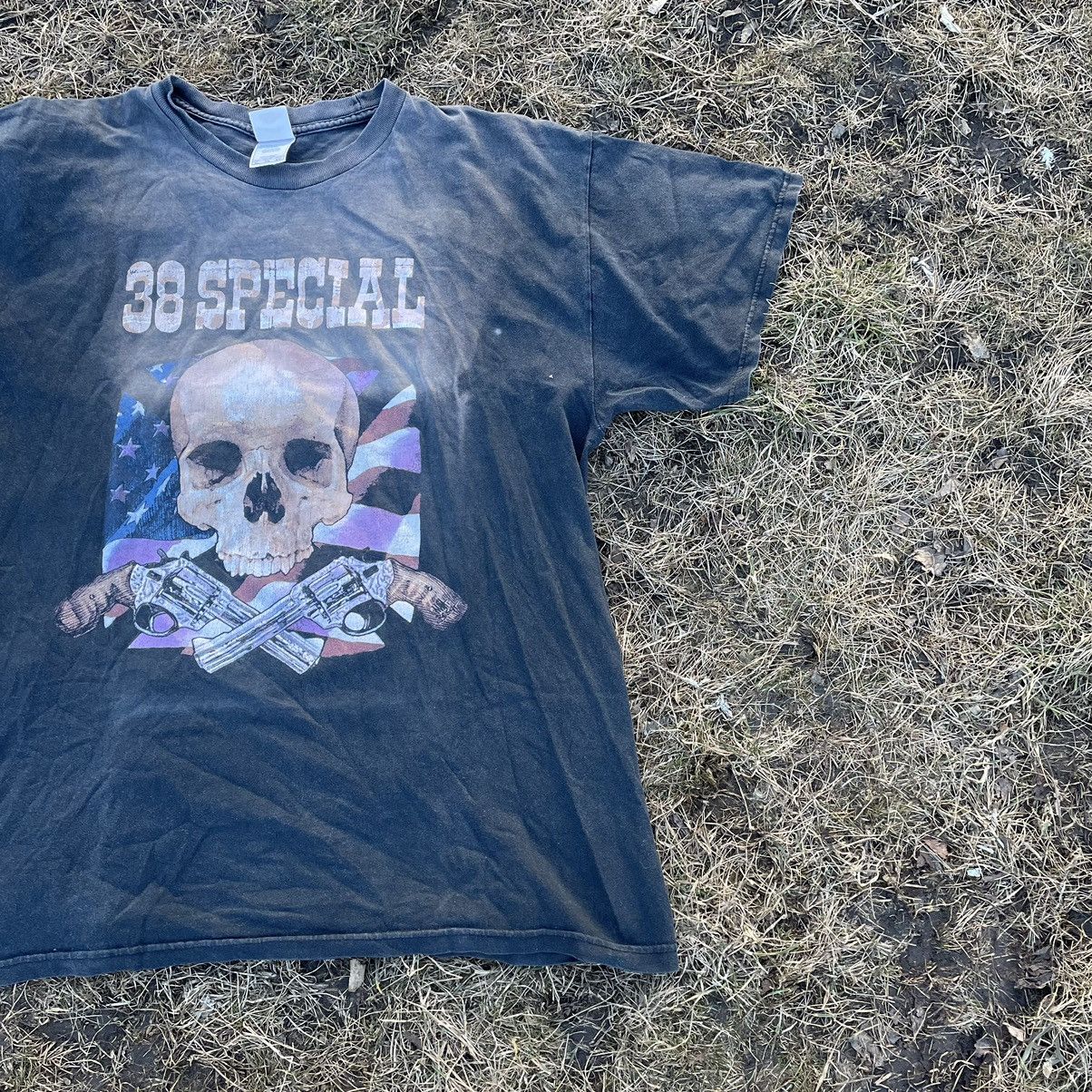 Vintage Vintage 90s Skull Graphic Tee Sun Faded Horror Grunge XL Size US XL / EU 56 / 4 - 2 Thumbnail