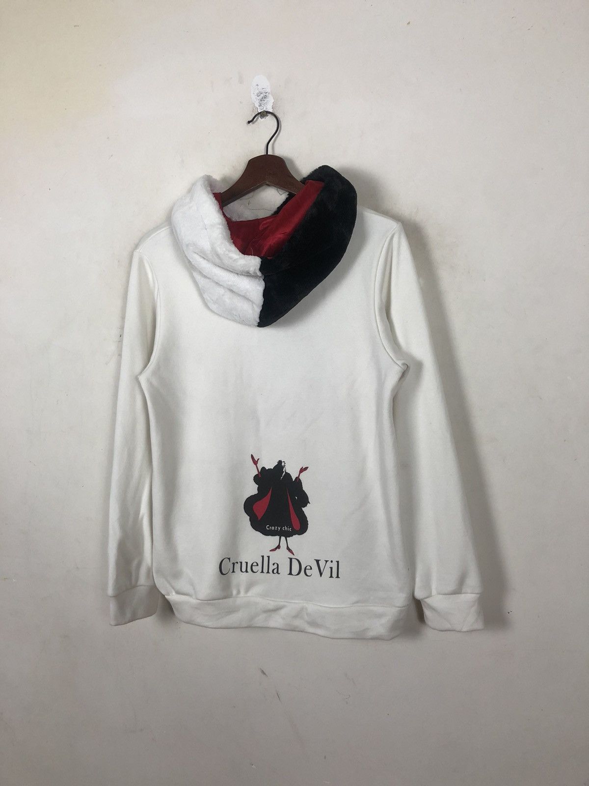 Anime × Cartoon Network × Disney Cruella De Vil Double Tone Hoodie Size US M / EU 48-50 / 2 - 6 Thumbnail
