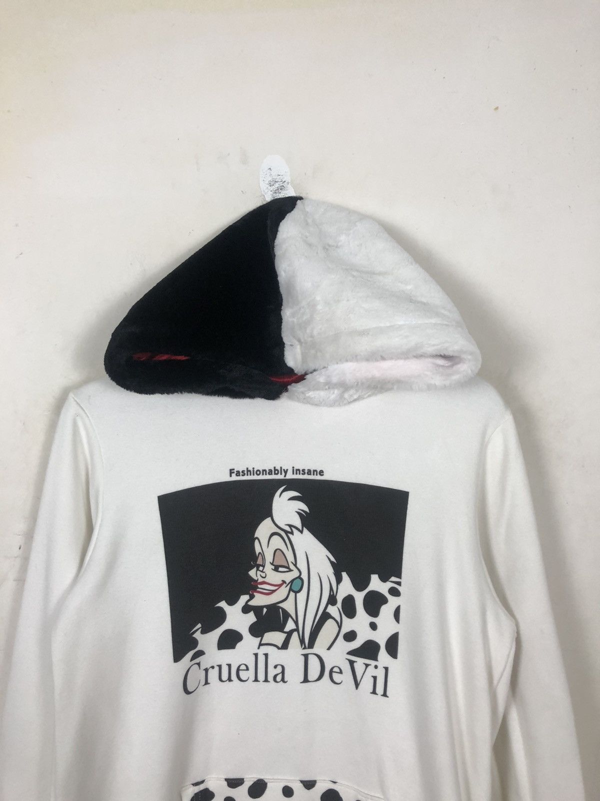 Anime × Cartoon Network × Disney Cruella De Vil Double Tone Hoodie Size US M / EU 48-50 / 2 - 4 Thumbnail