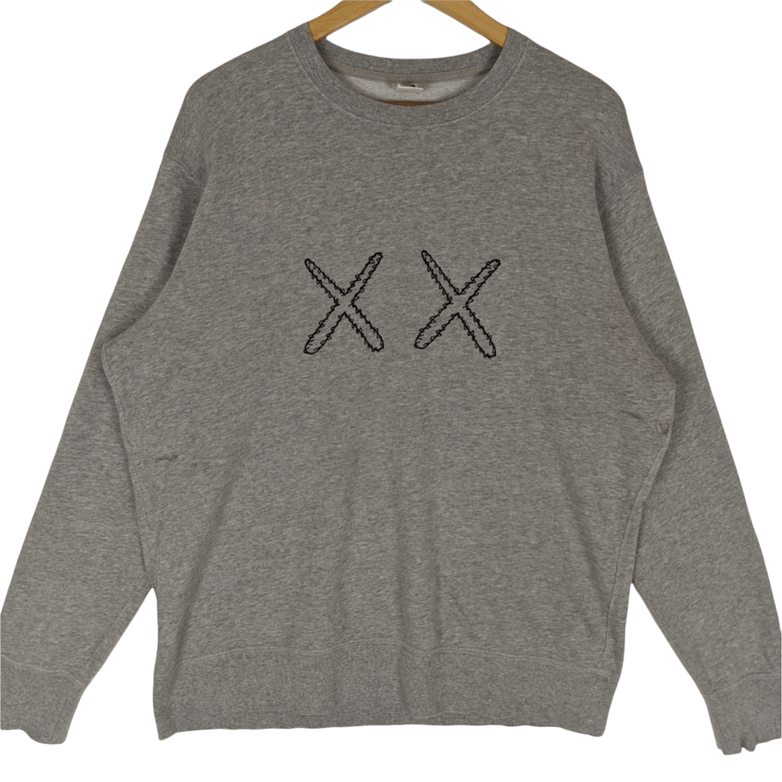 Japanese Brand × Kaws × Uniqlo UNIQLO x KAWS Jumper Sweatshirt Size US XL / EU 56 / 4 - 2 Thumbnail