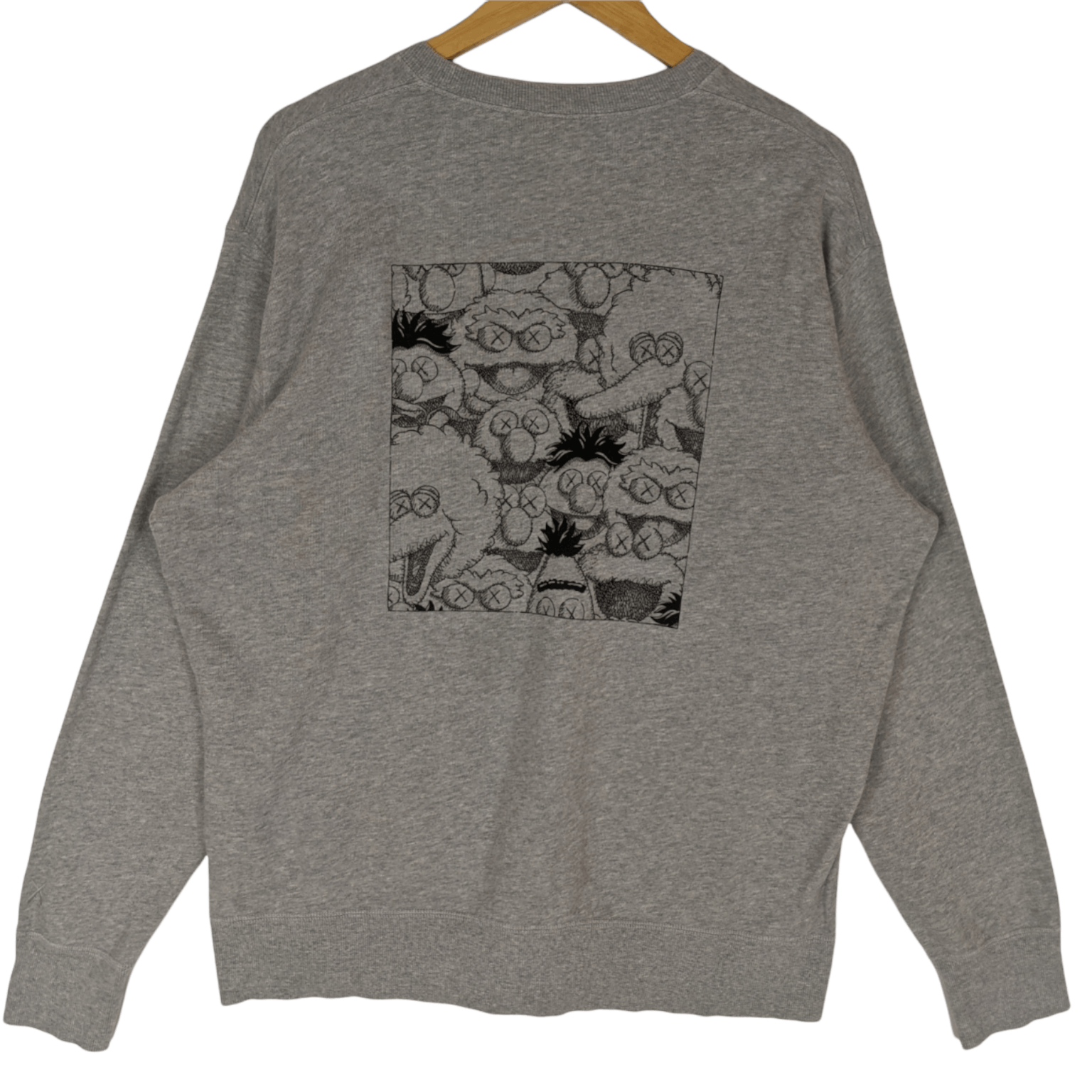 Japanese Brand × Kaws × Uniqlo UNIQLO x KAWS Jumper Sweatshirt Size US XL / EU 56 / 4 - 6 Thumbnail