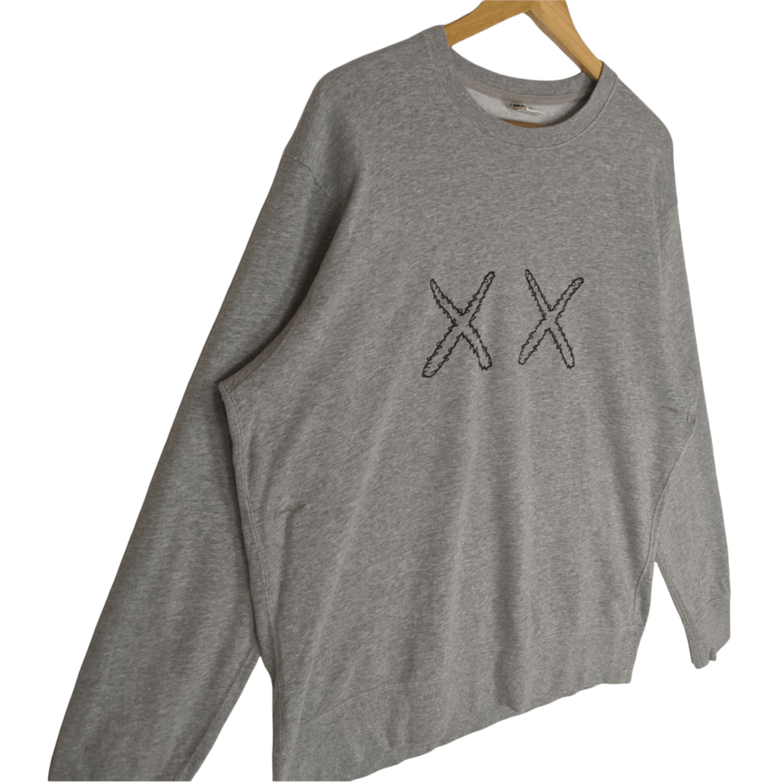 Japanese Brand × Kaws × Uniqlo UNIQLO x KAWS Jumper Sweatshirt Size US XL / EU 56 / 4 - 3 Thumbnail